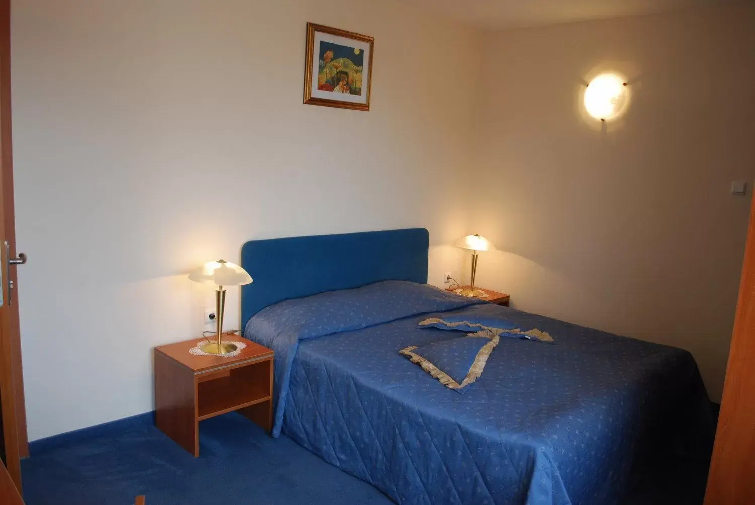 Photo of the whole room, Bed in Italia Hotel Photo of the whole room, Bed in Italia Hotel