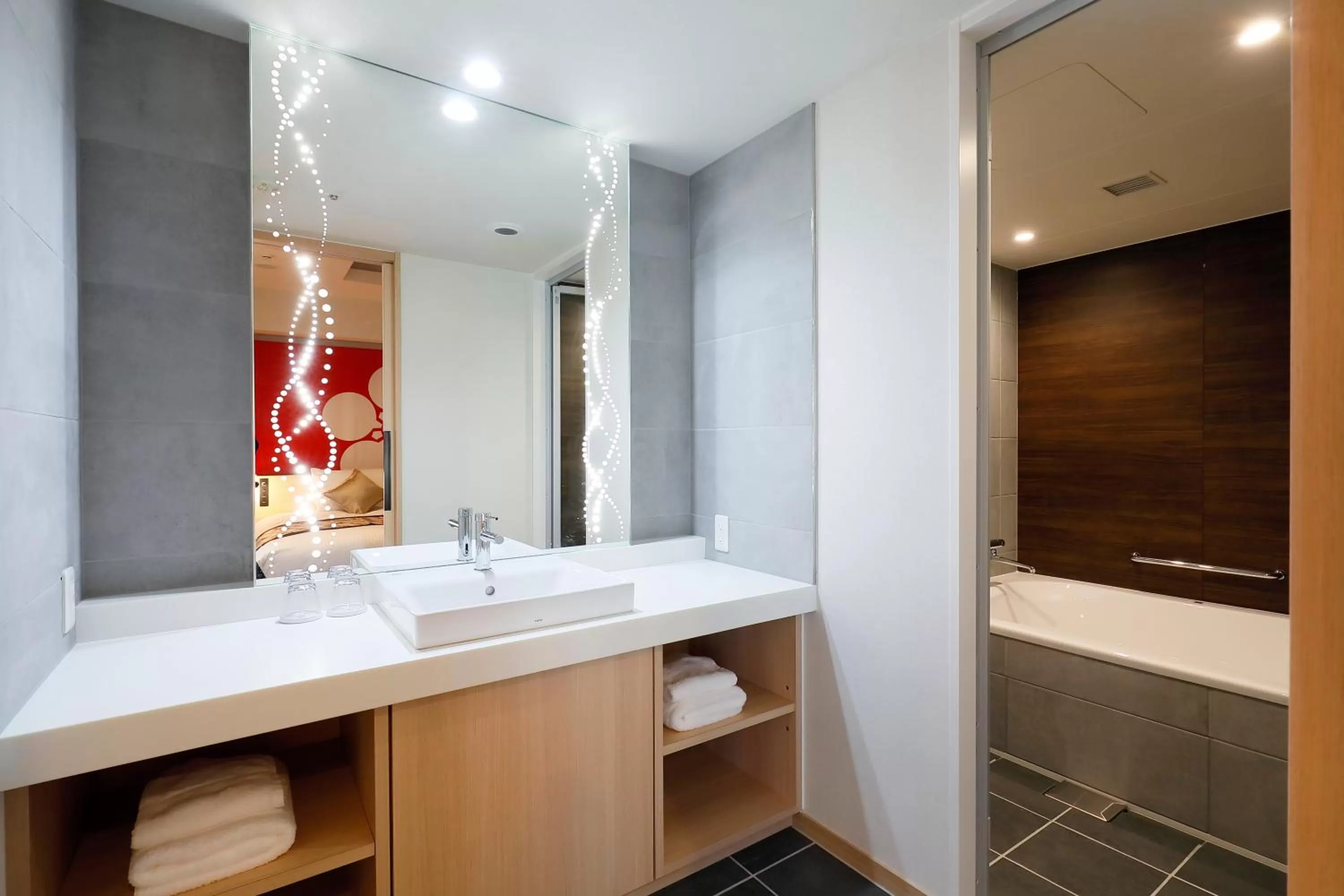 Photo of the whole room in Daiwa Roynet Hotel KANAZAWA-MIYABI