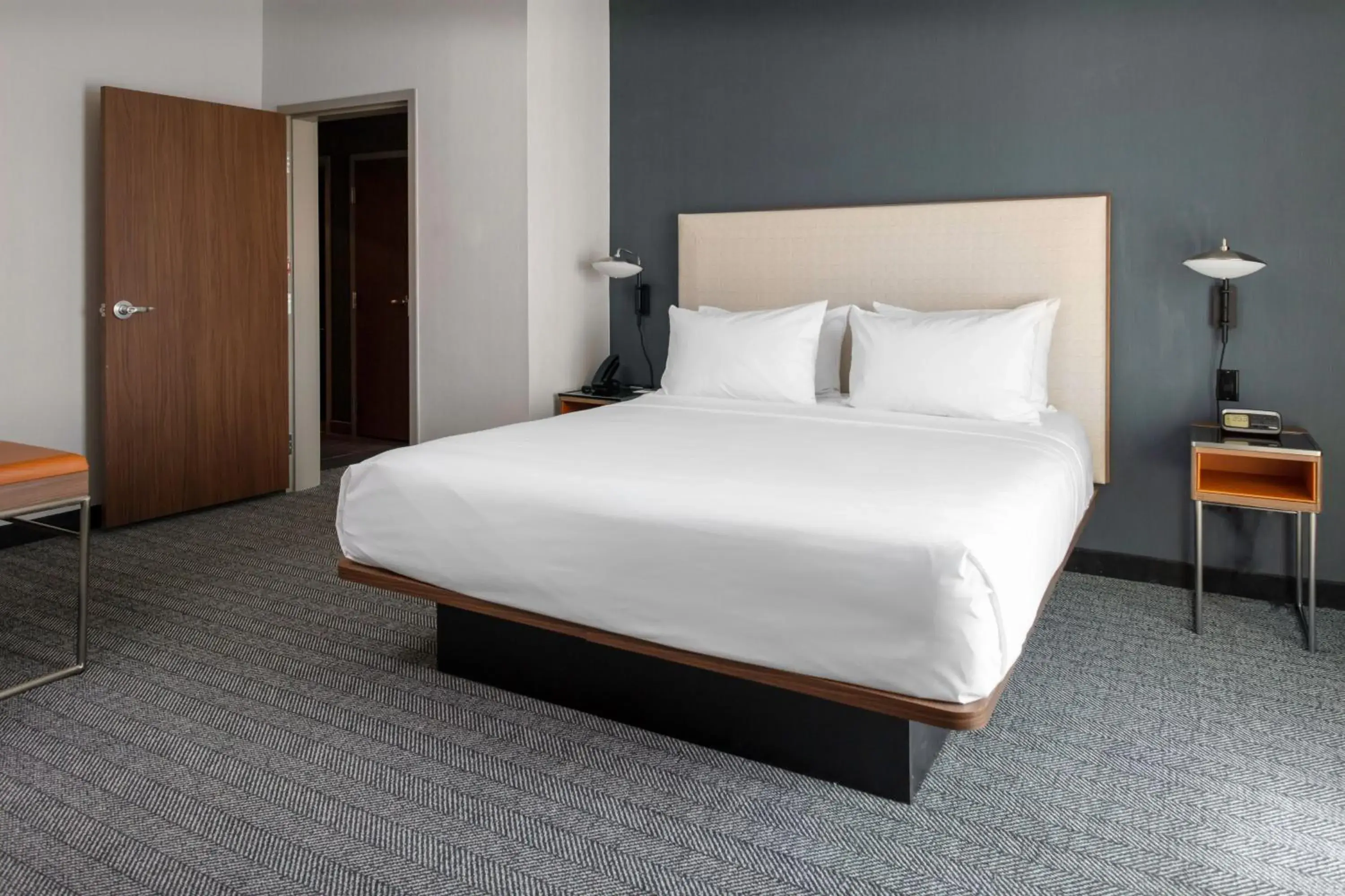 Photo of the whole room, Bed in Courtyard by Marriott Memphis East/Galleria