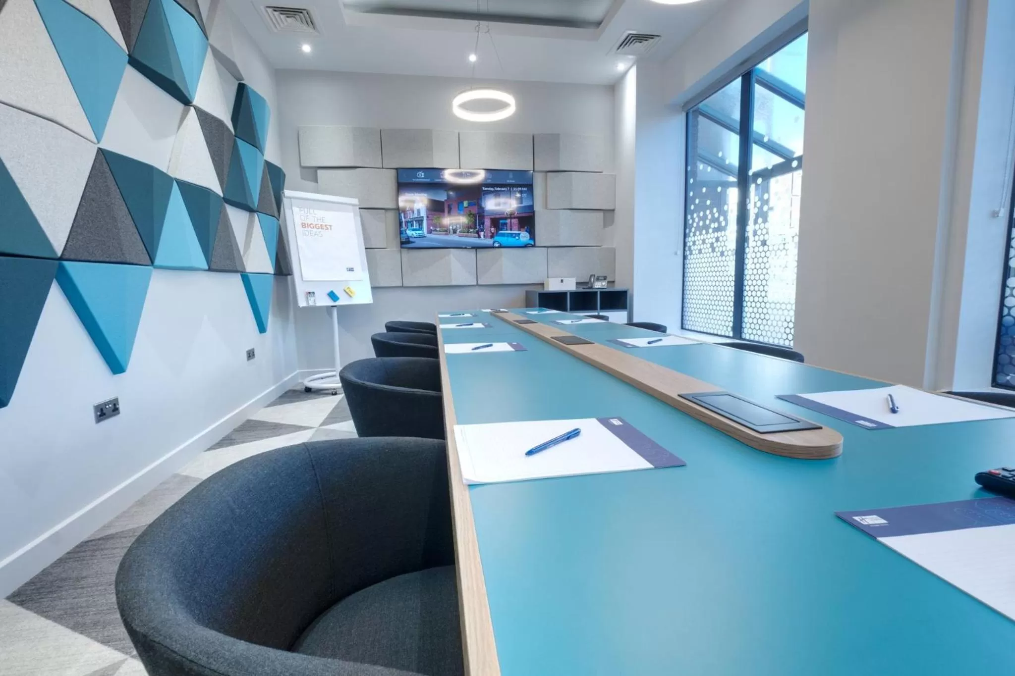Meeting/conference room in Holiday Inn Express - Fleet by IHG