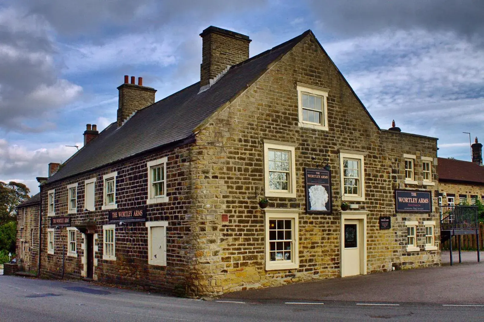 Restaurant/places to eat, Property Building in Wortley Cottage Guest House