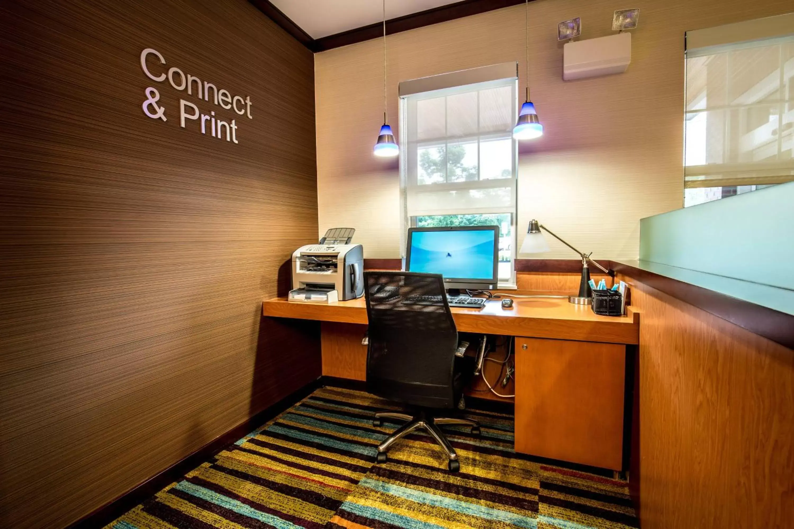 Business facilities in Fairfield Inn and Suites by Marriott Portsmouth Exeter