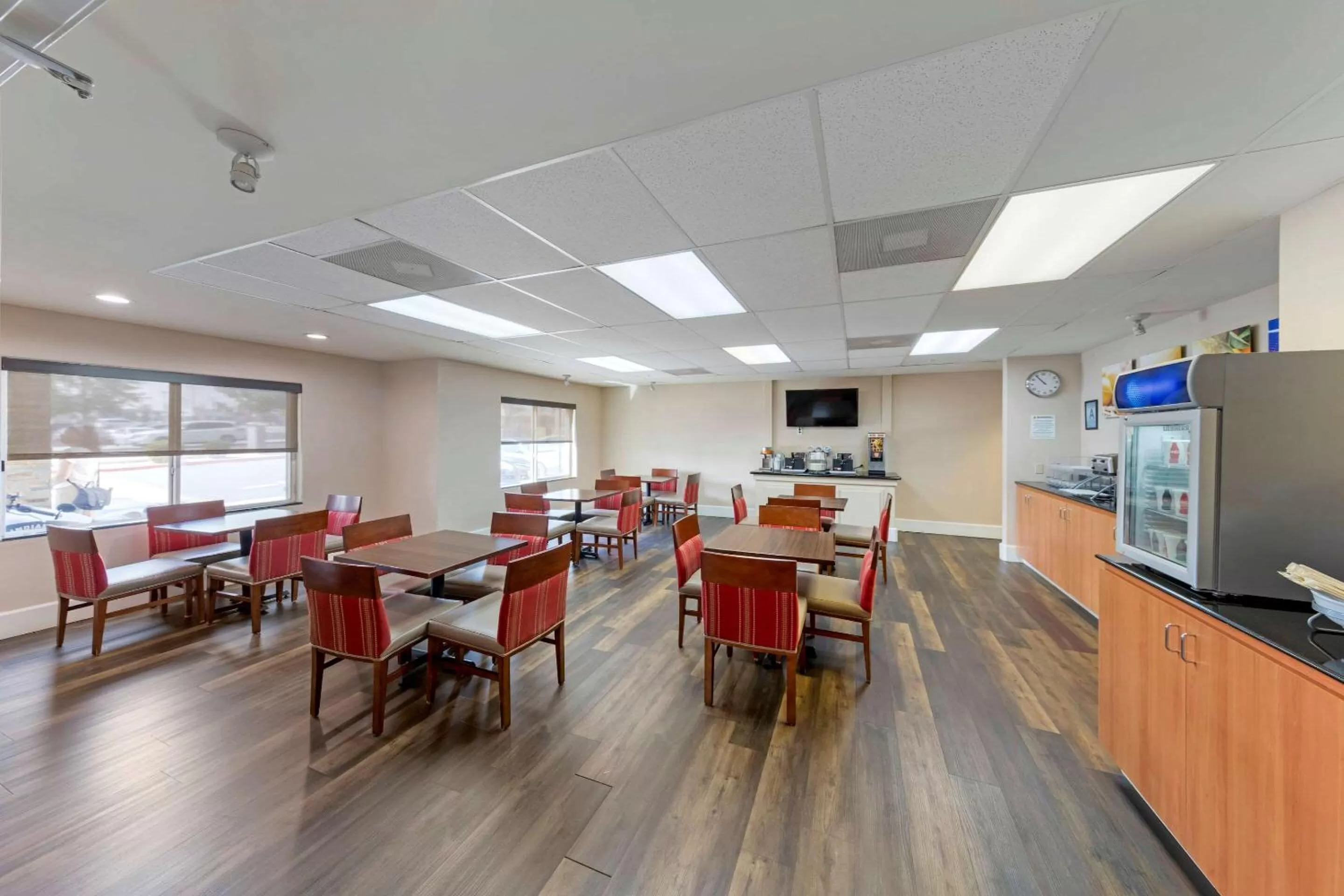 Restaurant/places to eat in Comfort Suites Victorville-Hesperia
