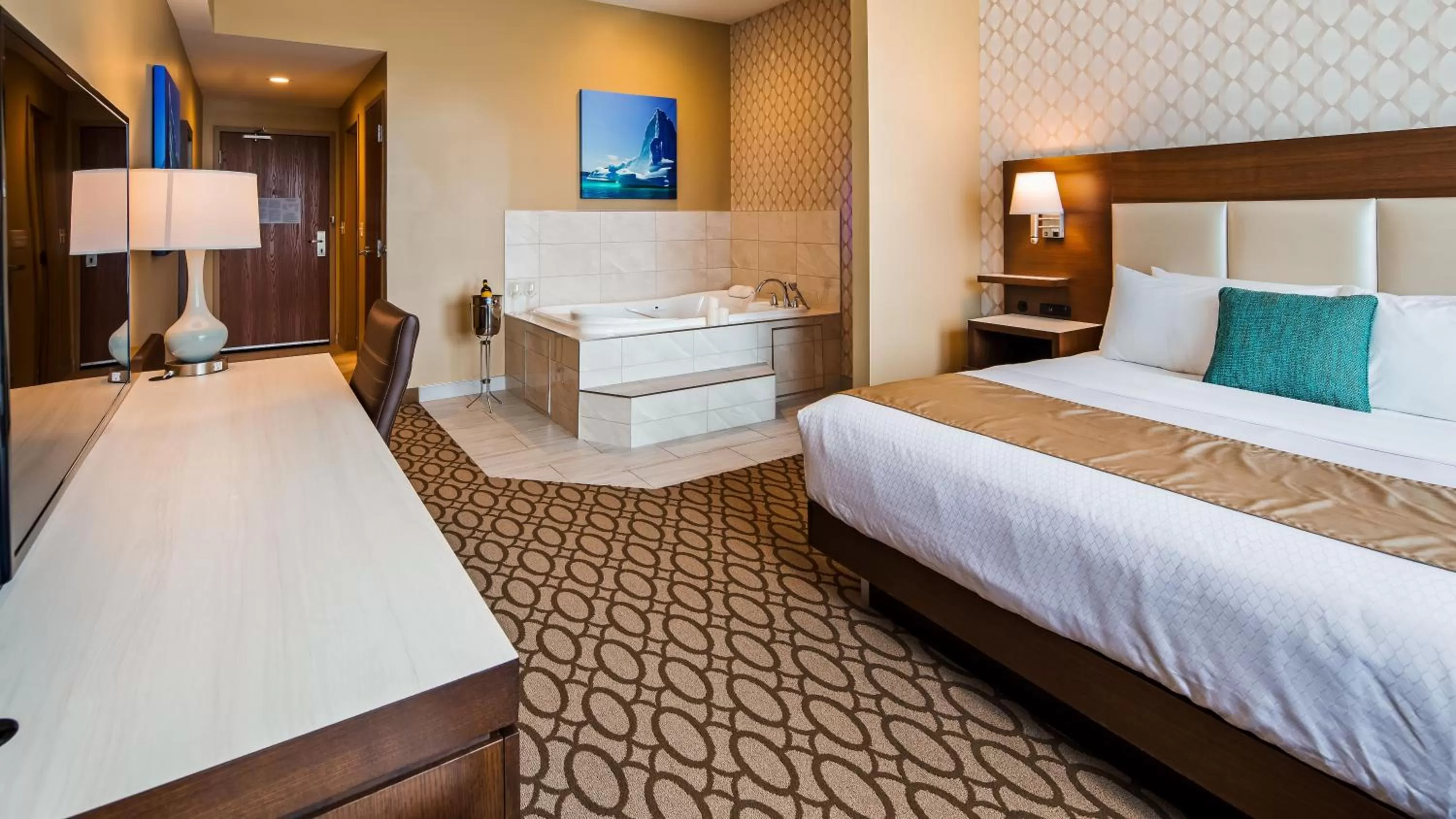 King Suite with Whirlpool - Non-Smoking in Best Western Plus St. John's Airport Hotel and Suites