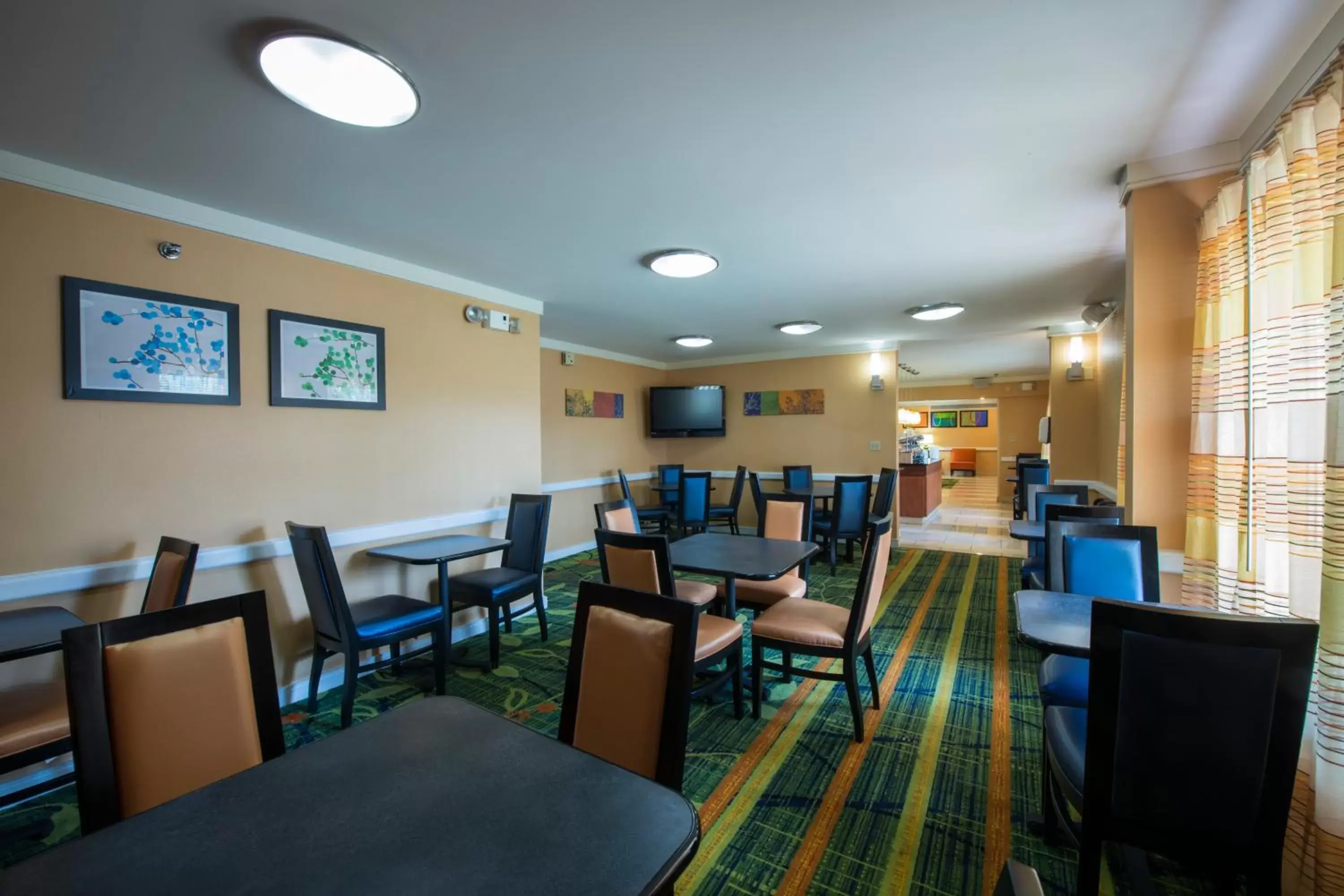 Restaurant/Places to Eat in Days Inn by Wyndham Florence Near Civic Center