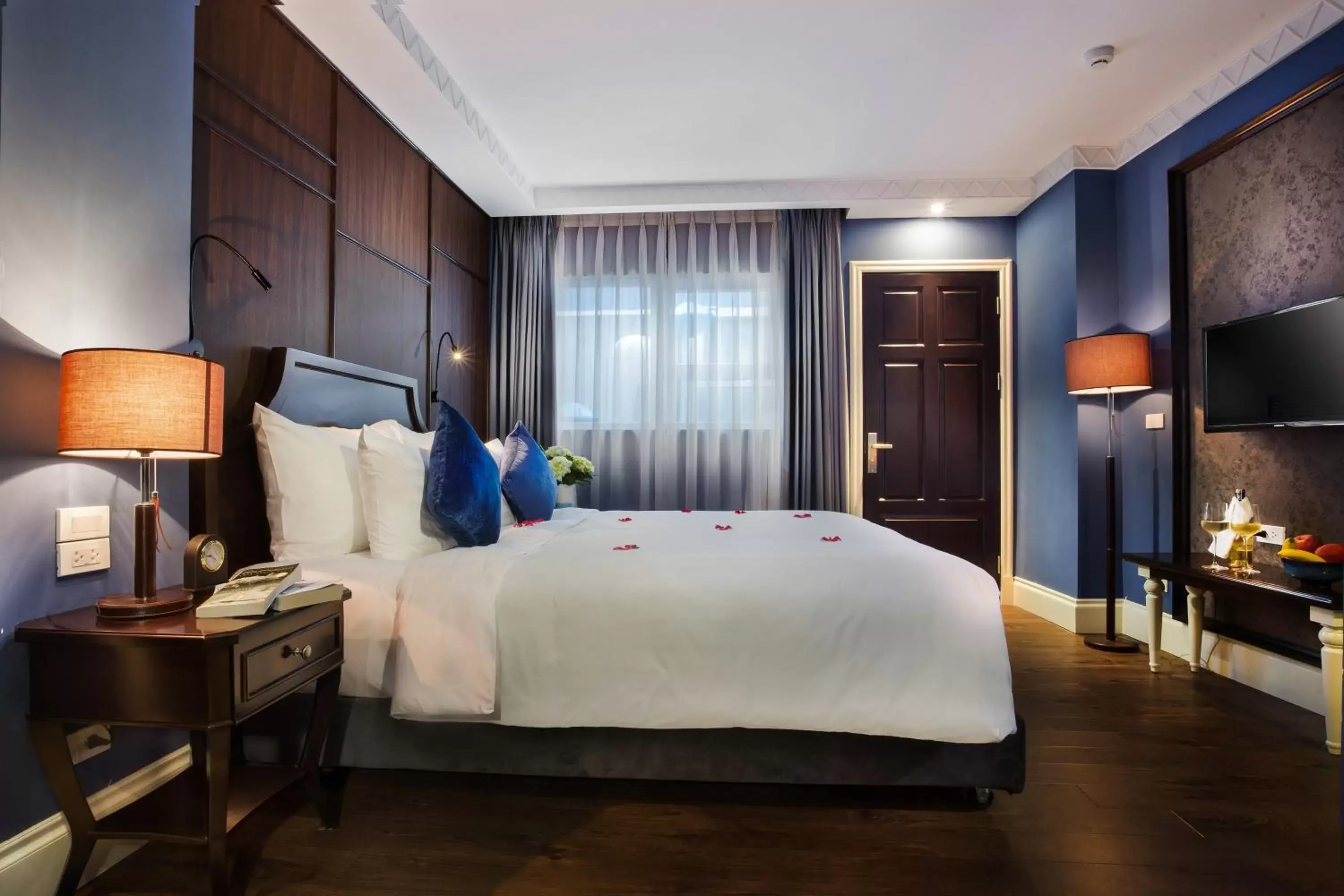 Bed in O'Gallery Premier Hotel & Spa