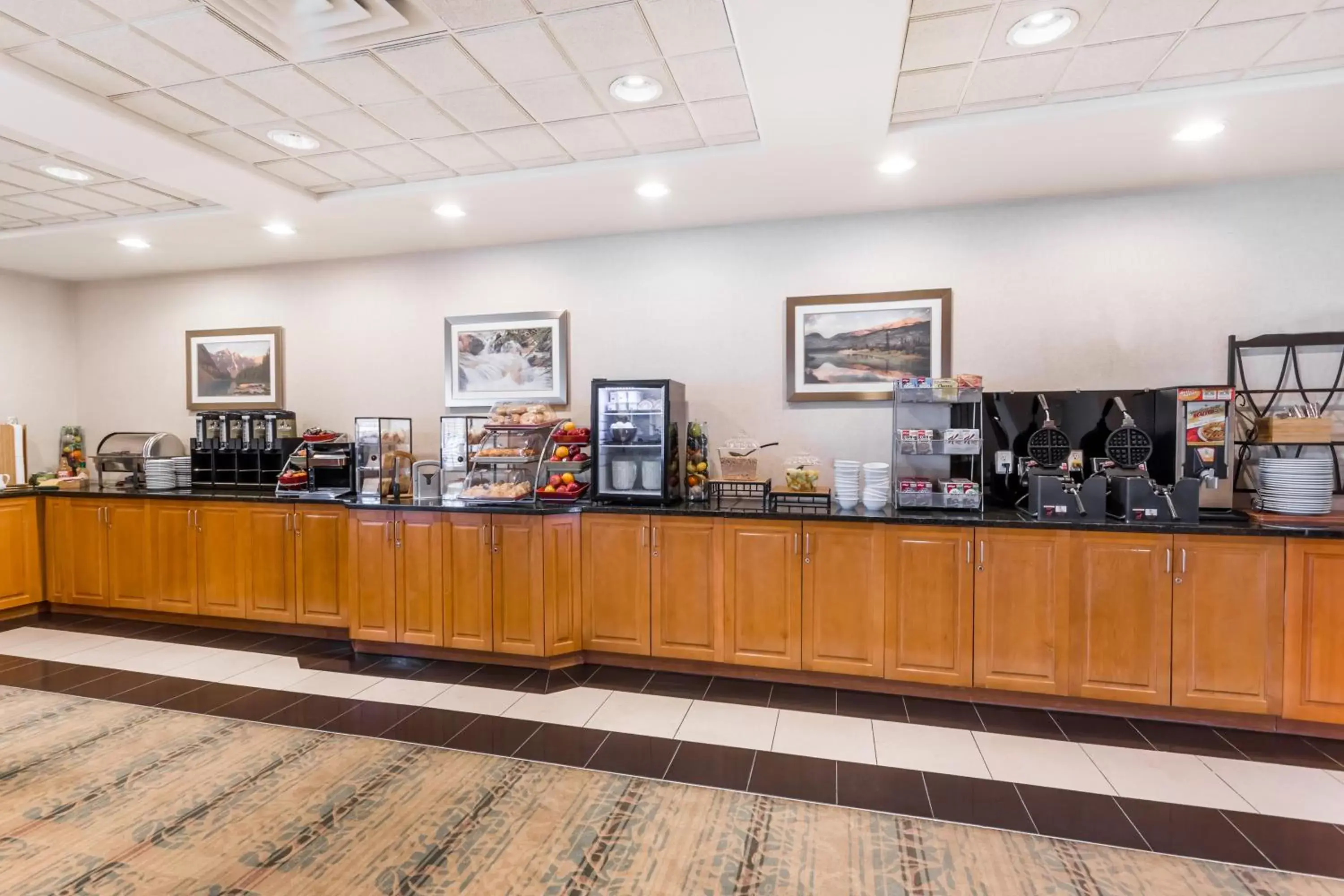 Food and drinks, Restaurant/Places to Eat in Wingate by Wyndham Calgary South