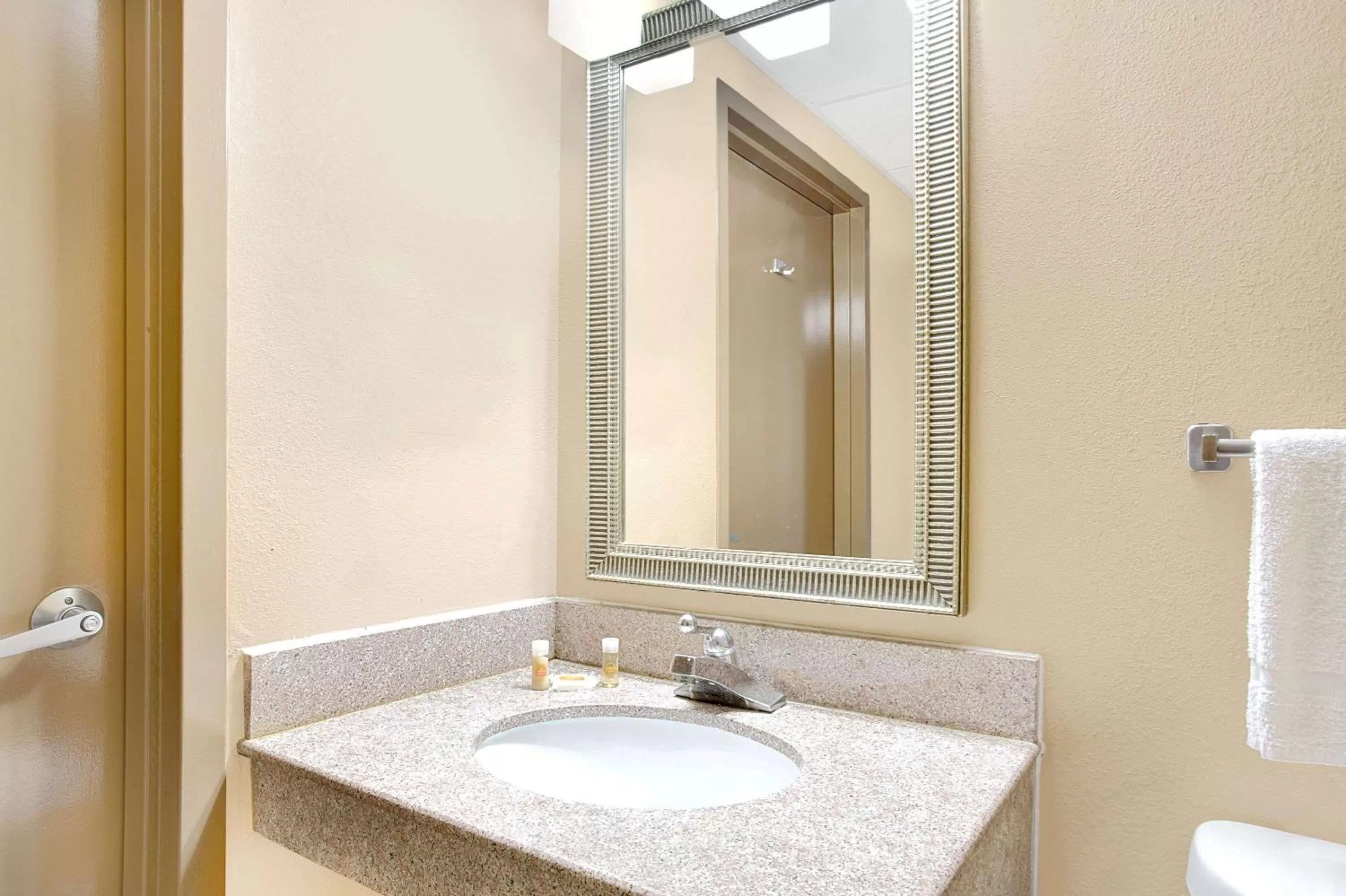 Bathroom in Days Inn by Wyndham Newport News City Center Oyster Point