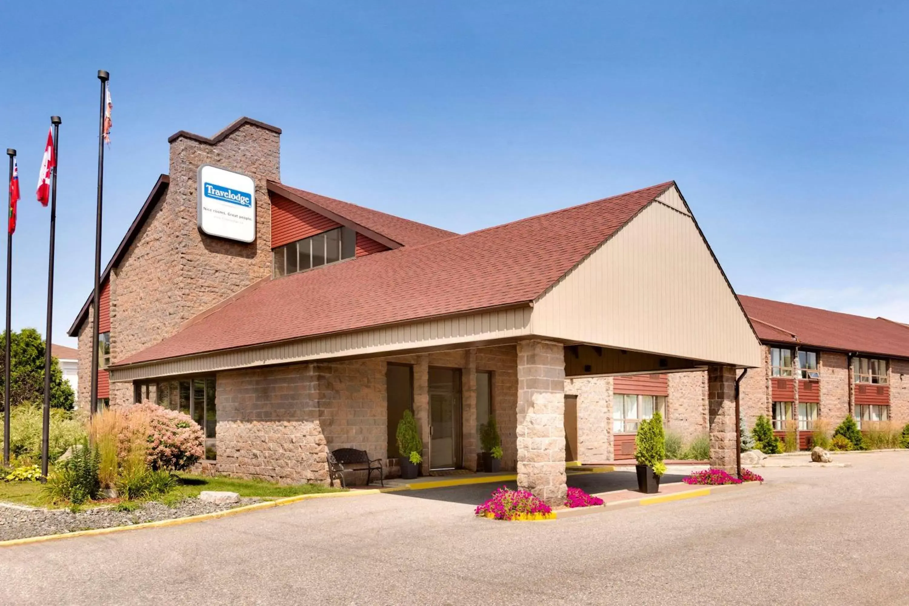 Property Building in Travelodge by Wyndham North Bay Lakeshore