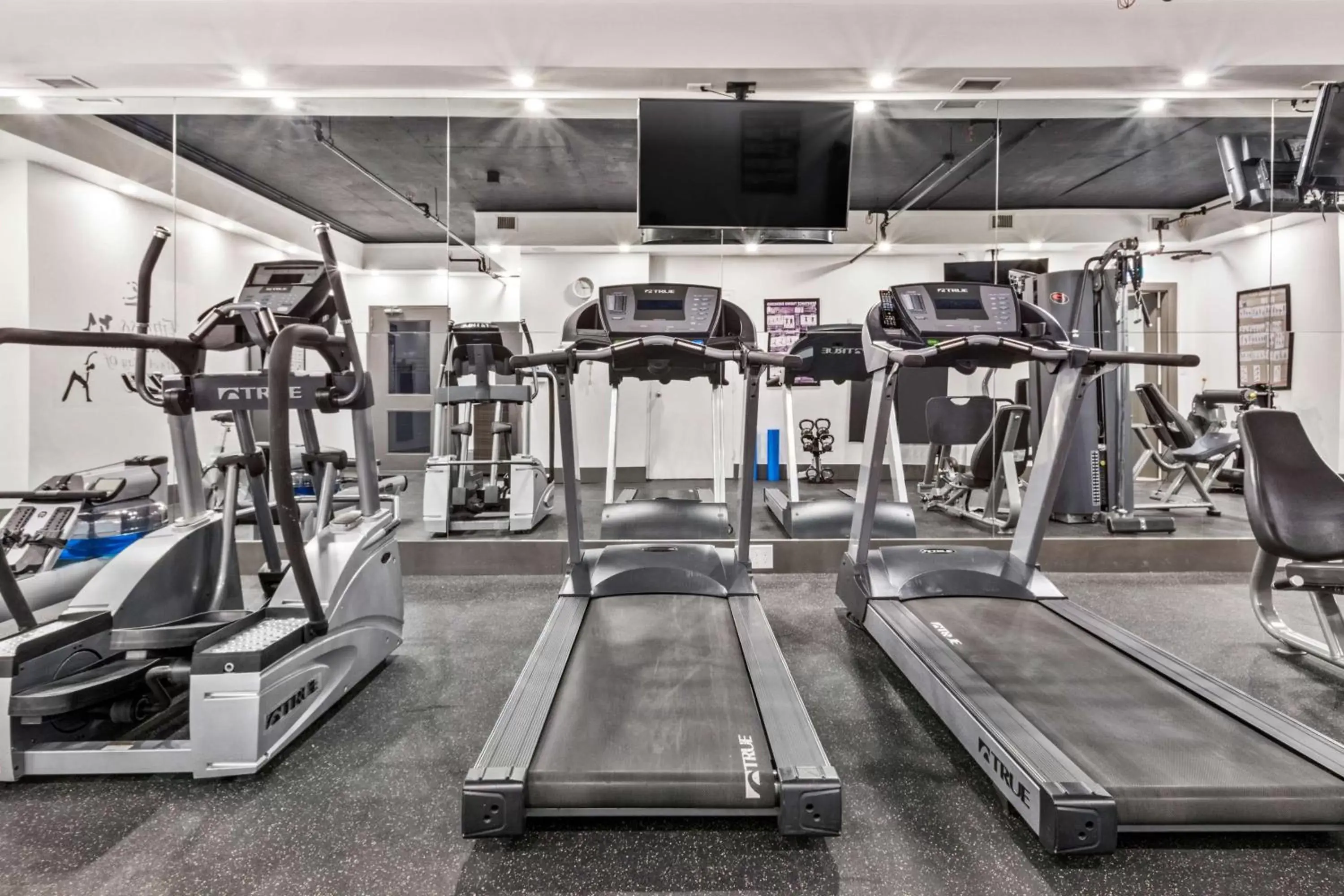 Fitness centre/facilities, Fitness Center/Facilities in Best Western Premier Calgary Plaza Hotel & Conference Centre