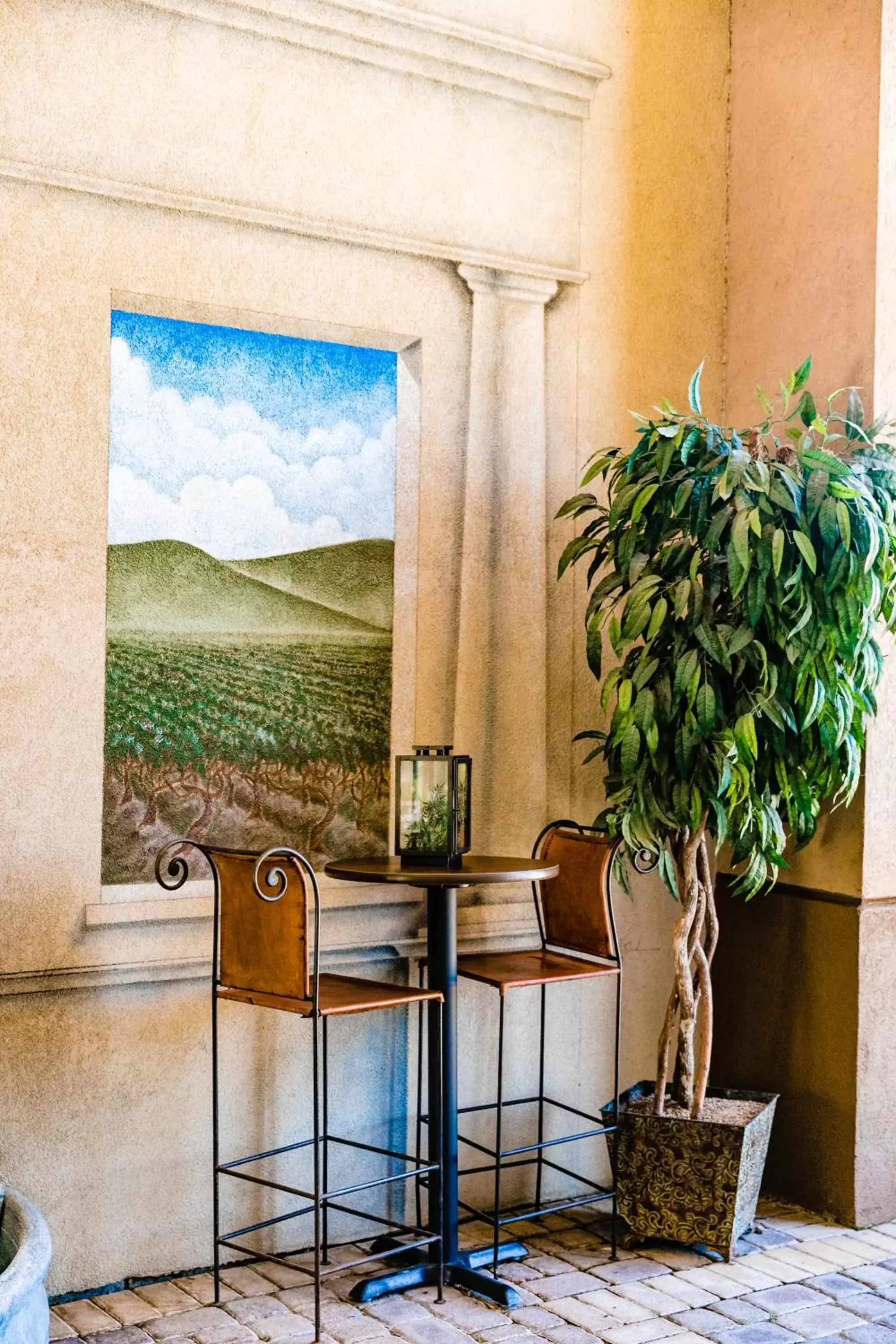 Seating area in Vineyard Court Designer Suites Hotel