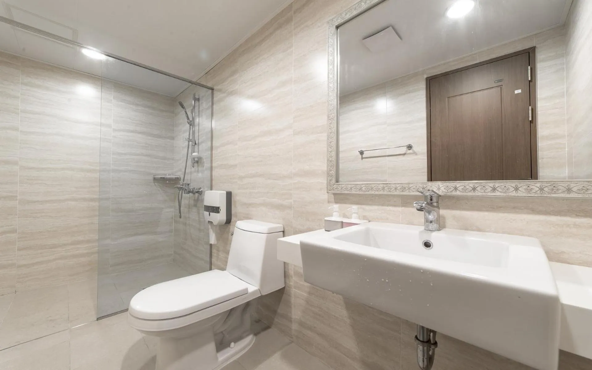 Shower in Soosong Guesthouse