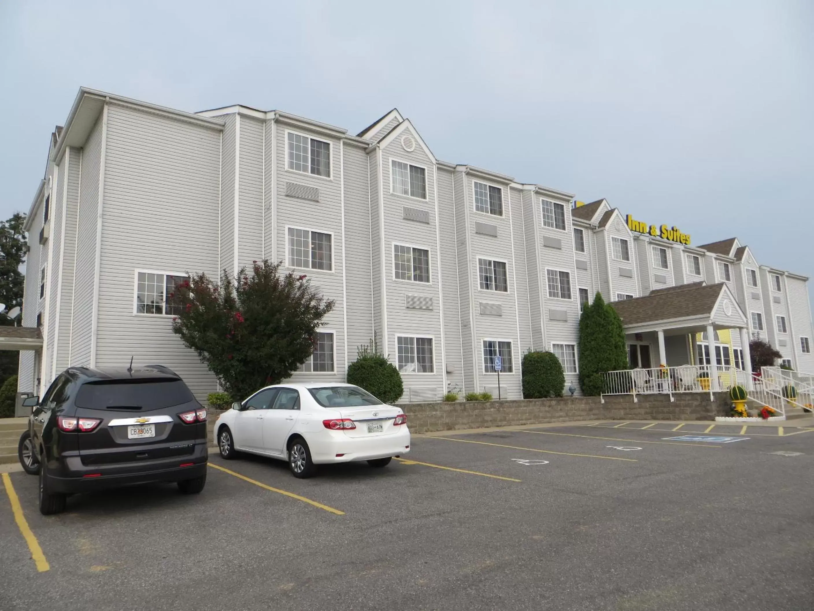 Property Building in Patti's Inn and Suites