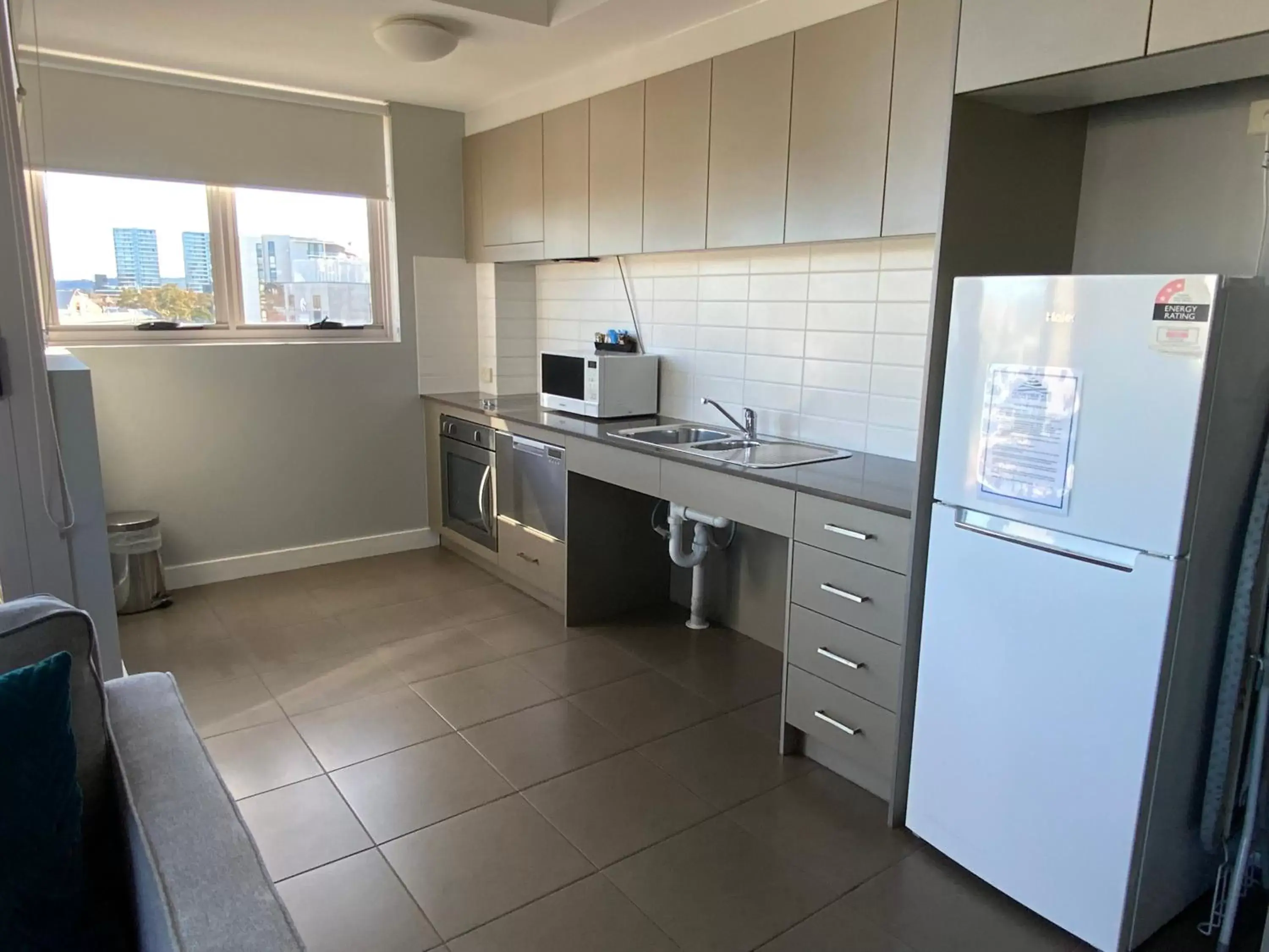 Kitchen or kitchenette, Kitchen/Kitchenette in Honeysuckle Executive Apartments