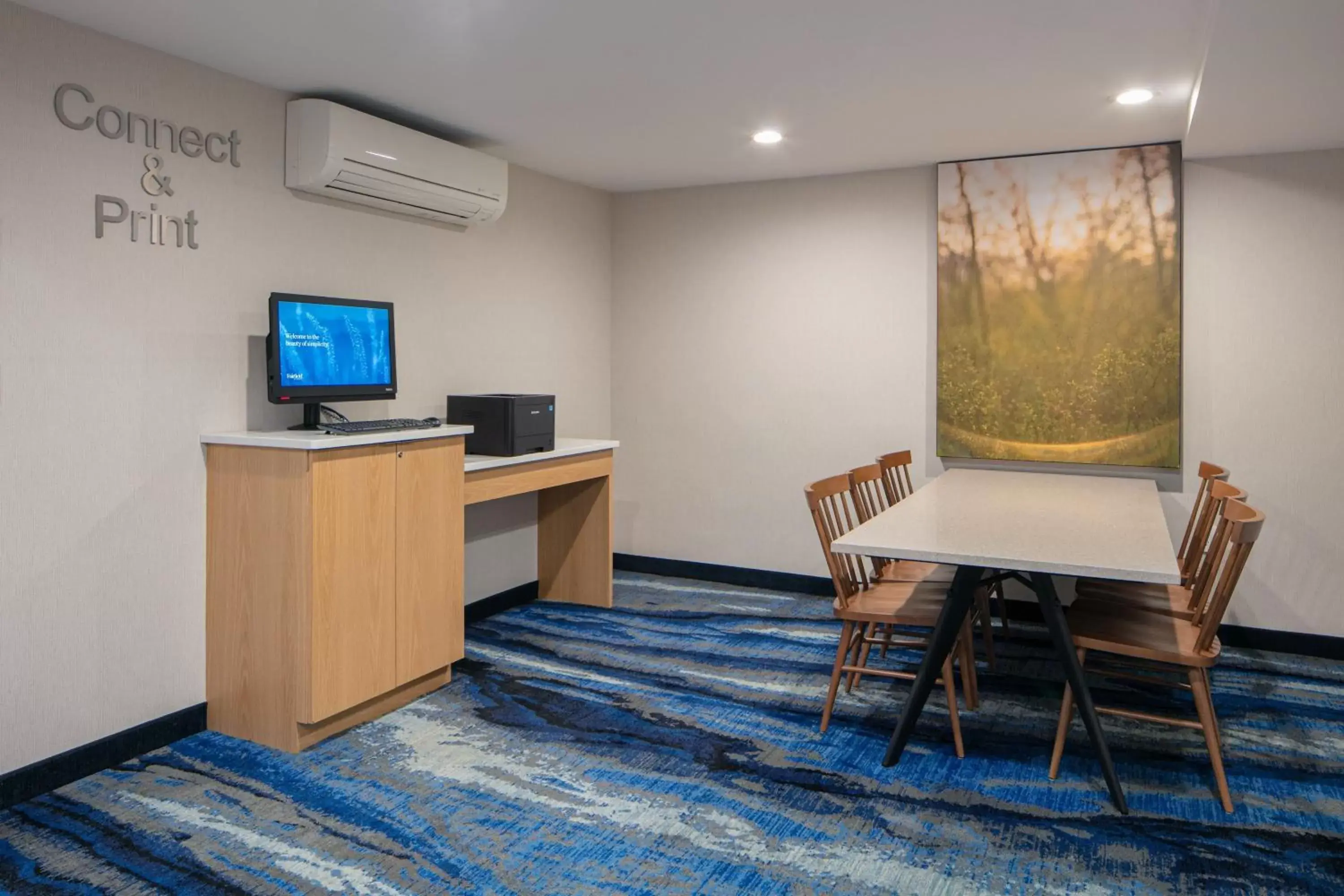 Business facilities, TV/Entertainment Center in Fairfield Inn by Marriott JFK Airport