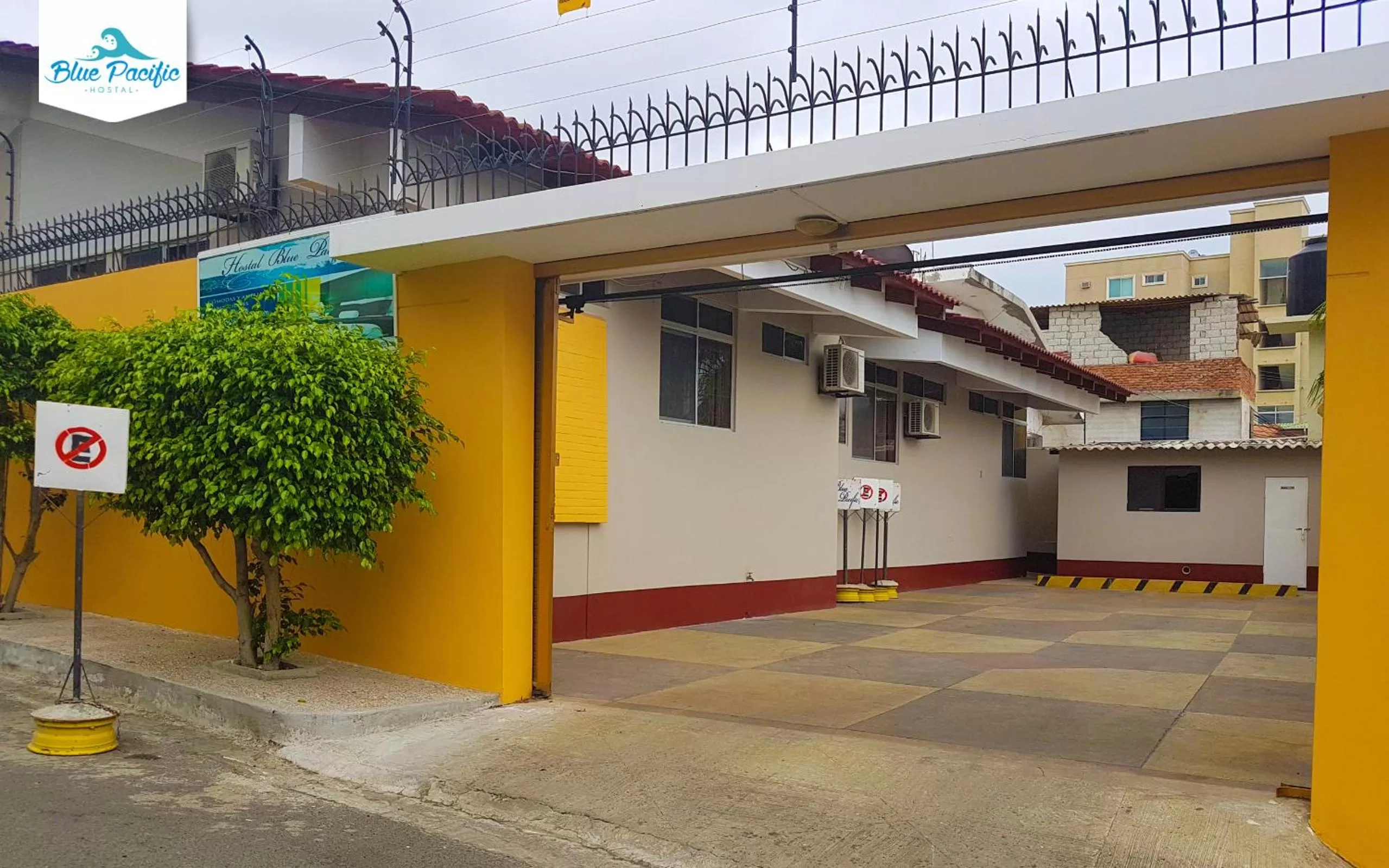 Area and facilities in Hostal Blue Pacific