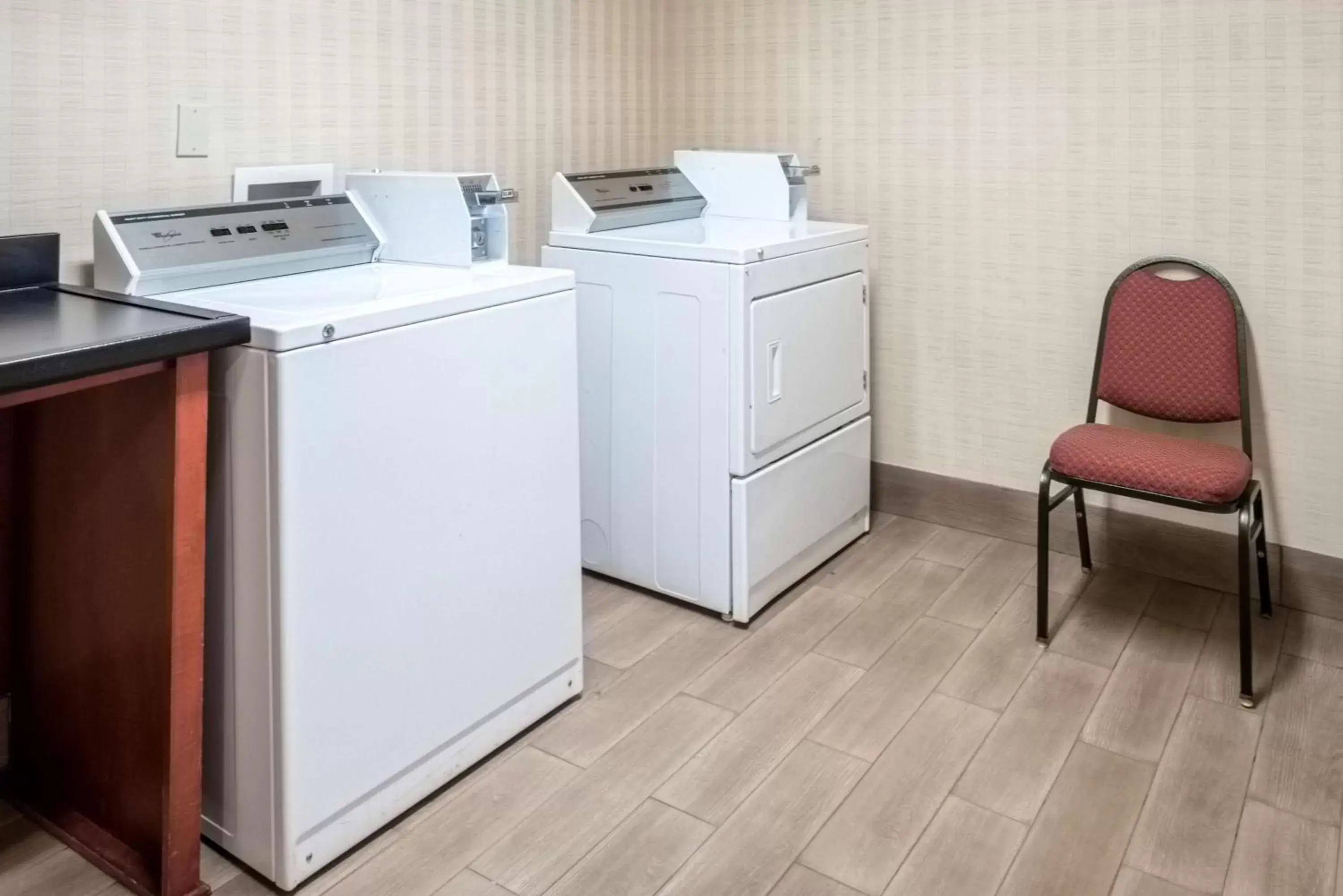 Property building, Kitchen/Kitchenette in Hampton Inn Montgomery-South-Airport