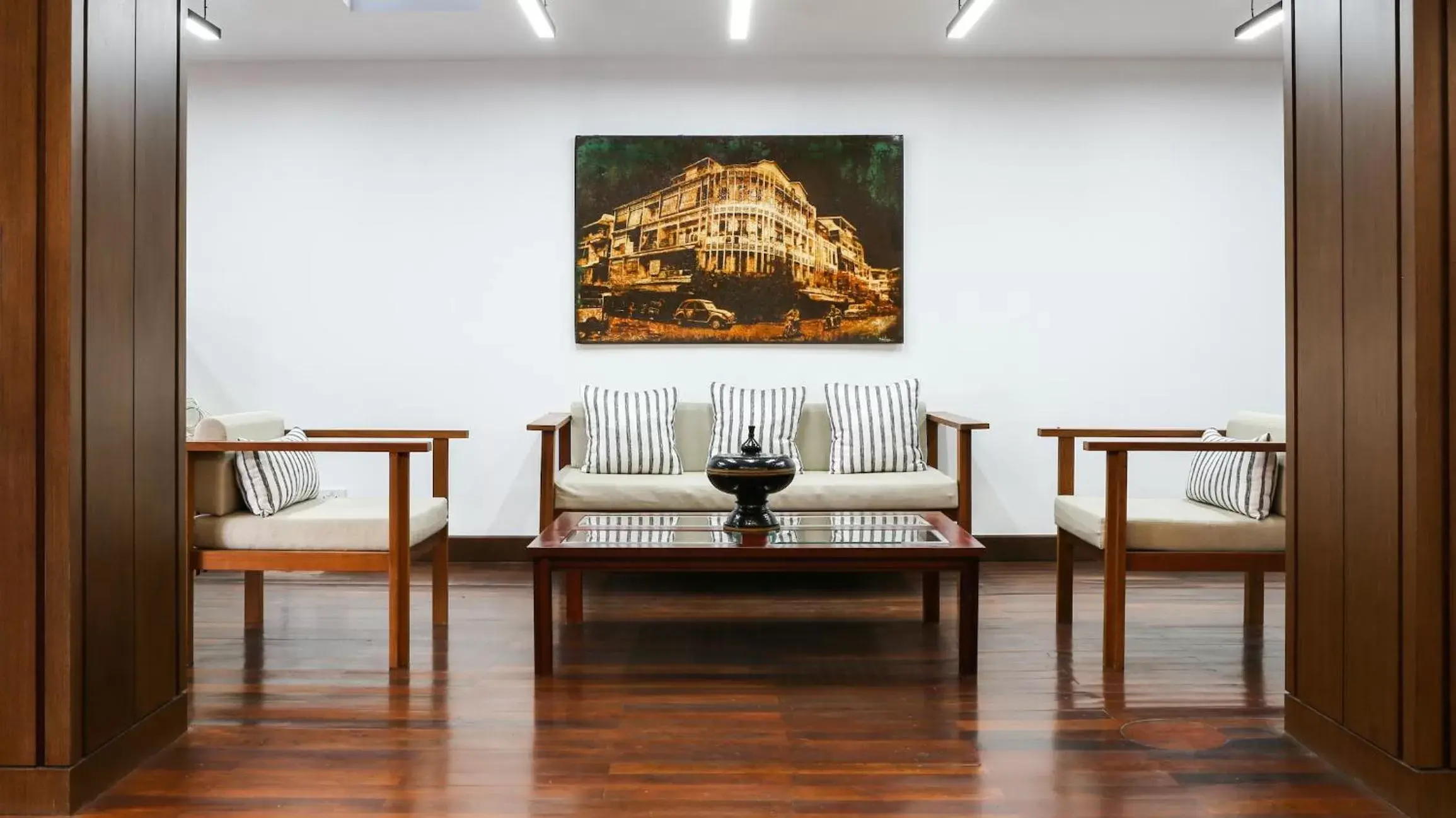 Lobby or reception, Seating Area in Amanjaya Pancam Suites Hotel