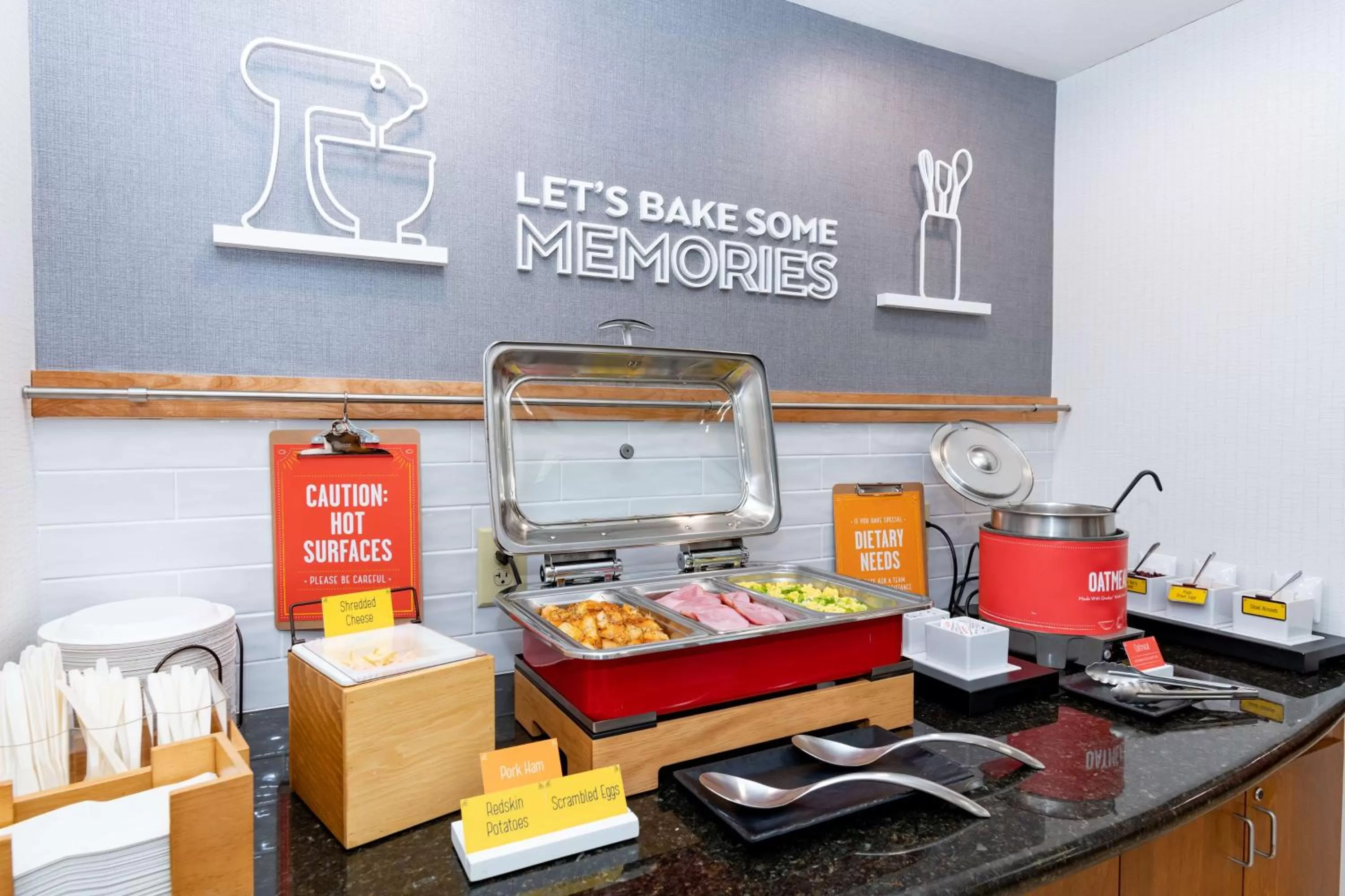 Breakfast in Hampton Inn & Suites Pittsburg