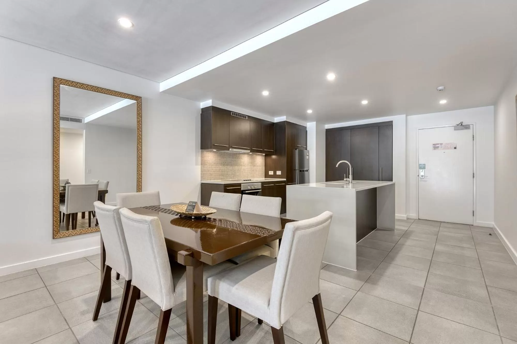 Dining Area in Port Douglas Private Apartments in Temple