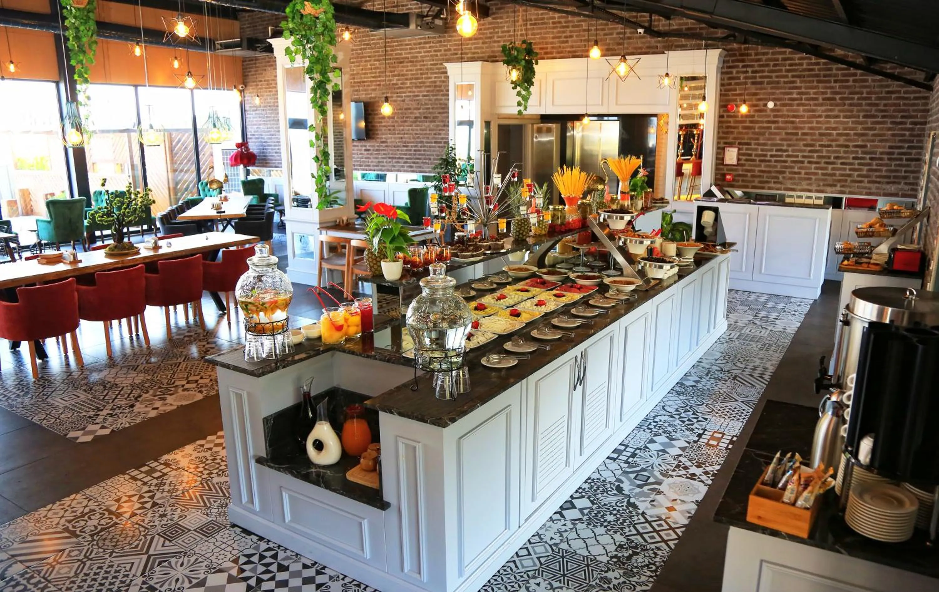 Restaurant/places to eat in Yildiz Life Hotel