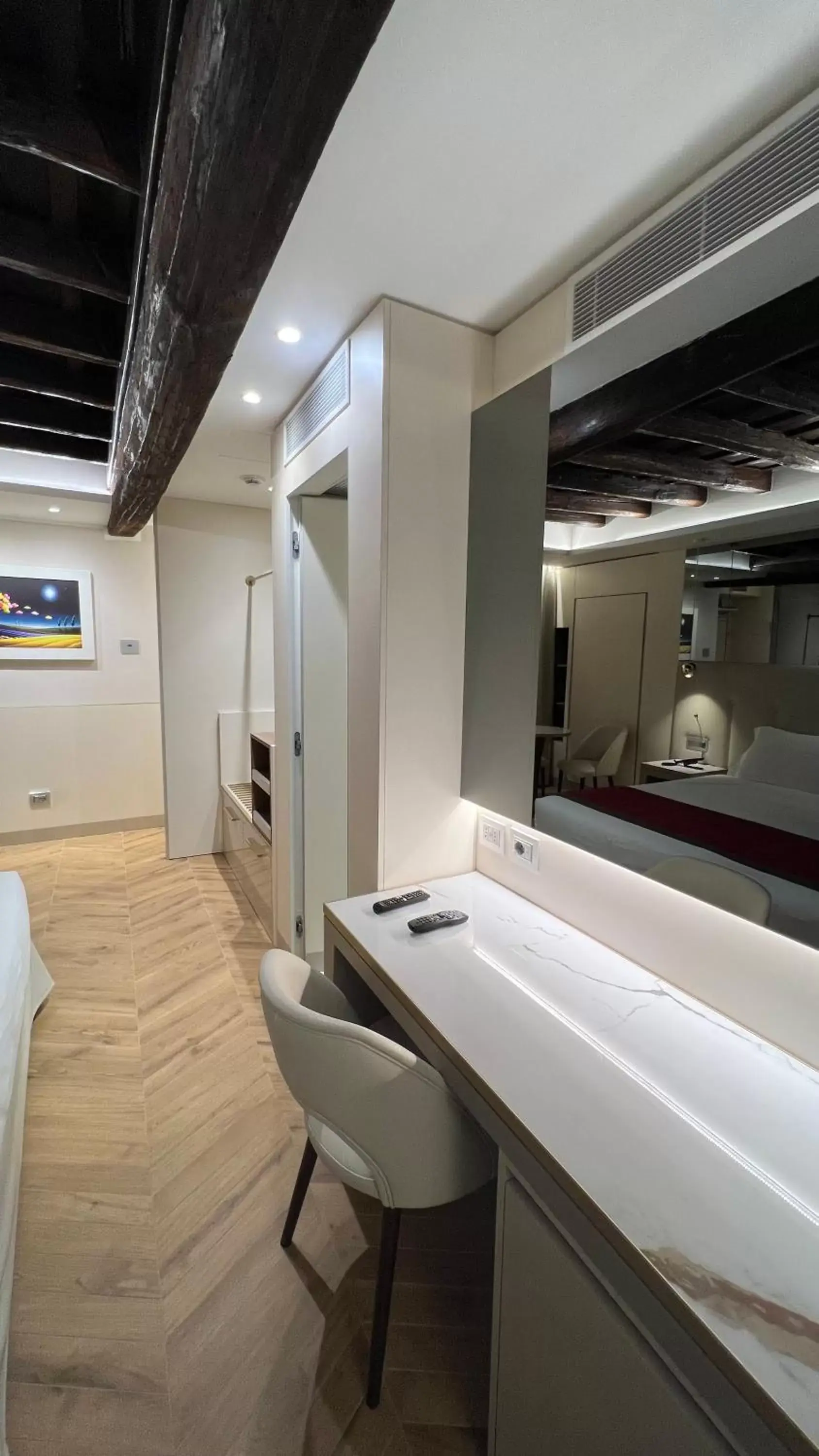 TV and multimedia, Bathroom in Harry's Bar Trevi Hotel & Restaurant