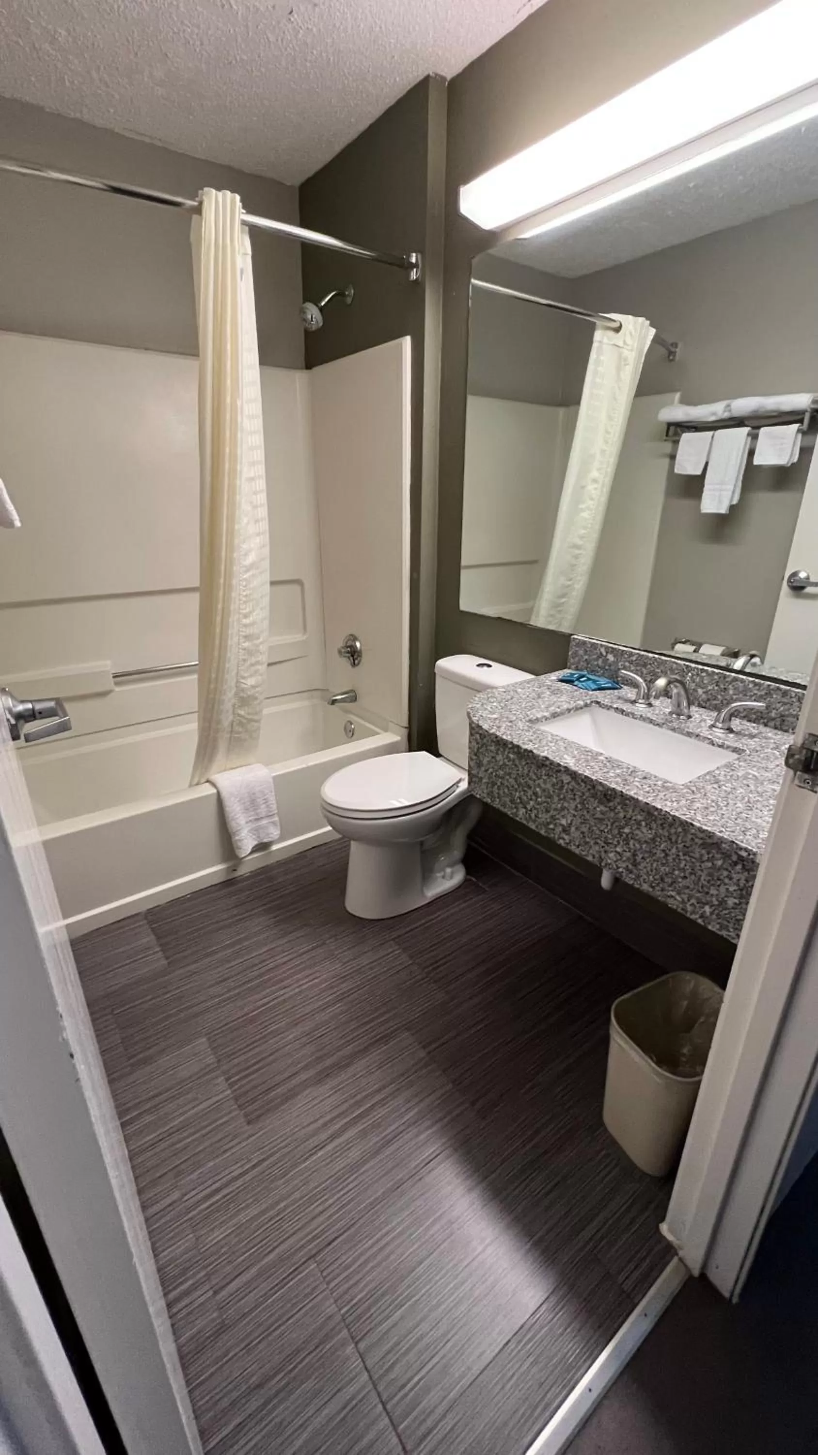 America's Best Value Inn and Suites - Jackson