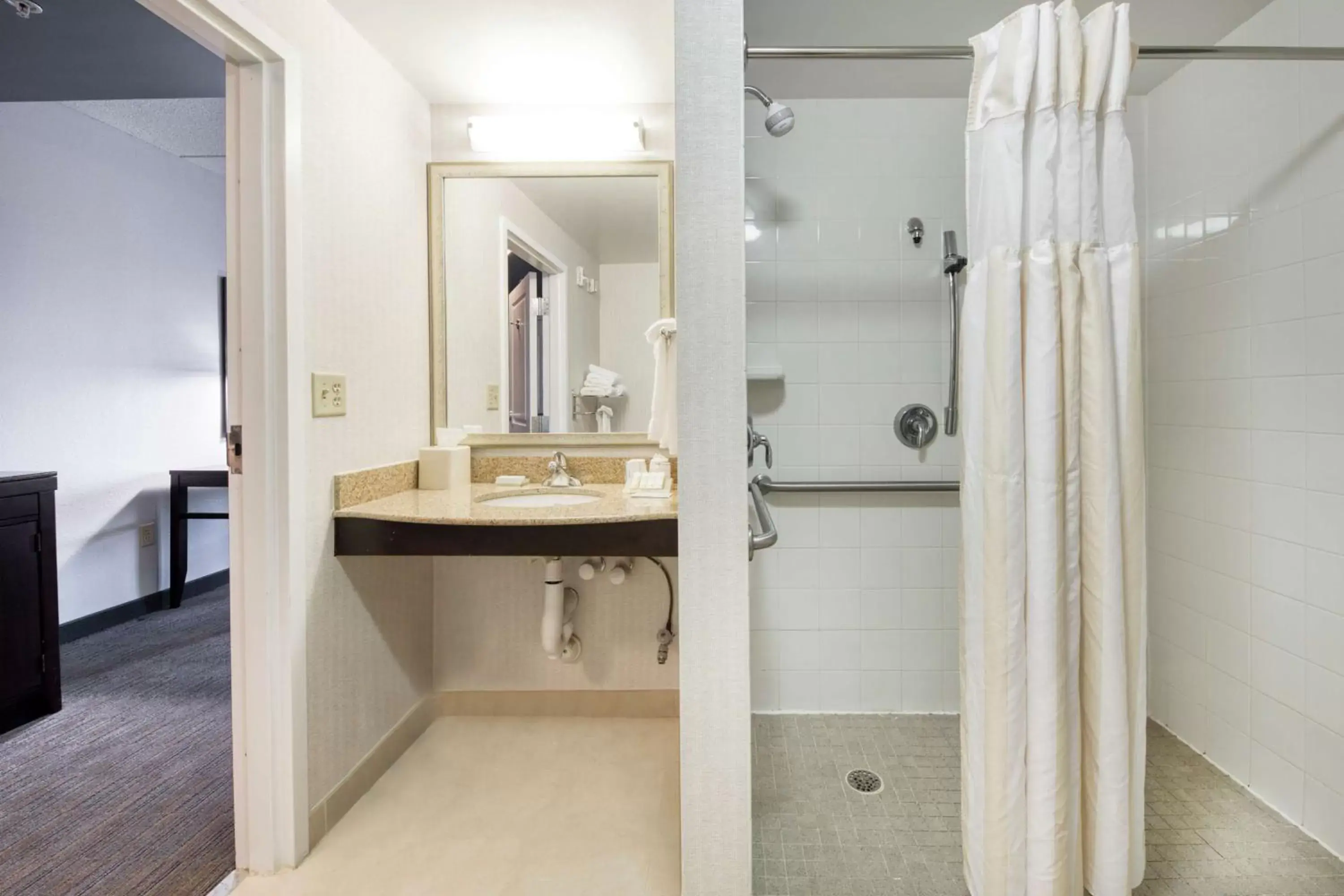 Bathroom in Hilton Garden Inn Durham Southpoint