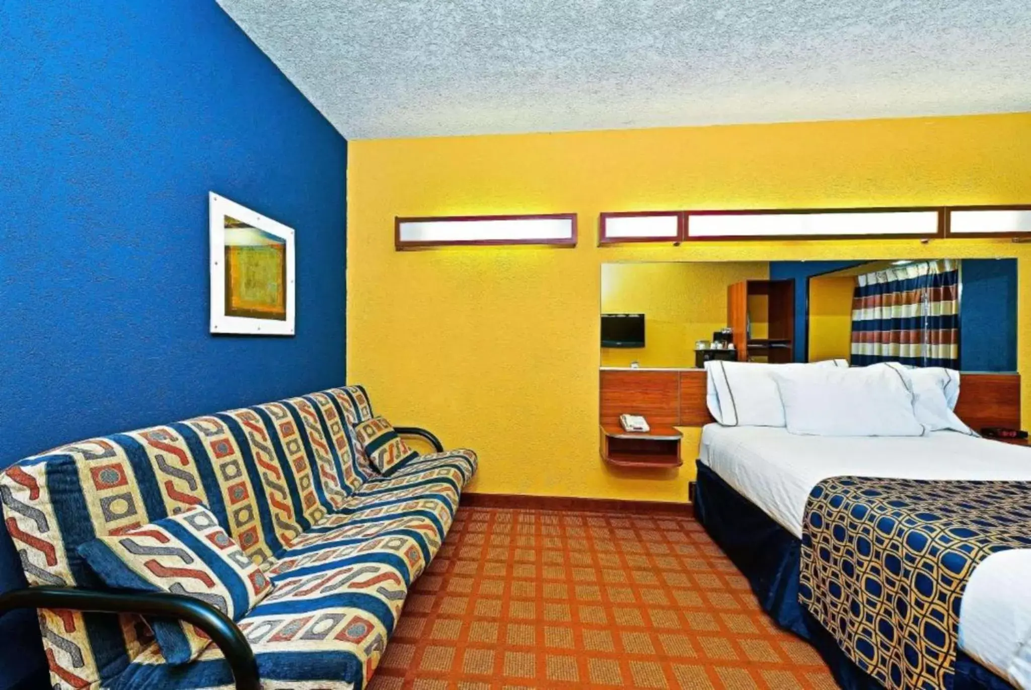 Seating Area in Microtel Inn & Suites by Wyndham New Braunfels I-35