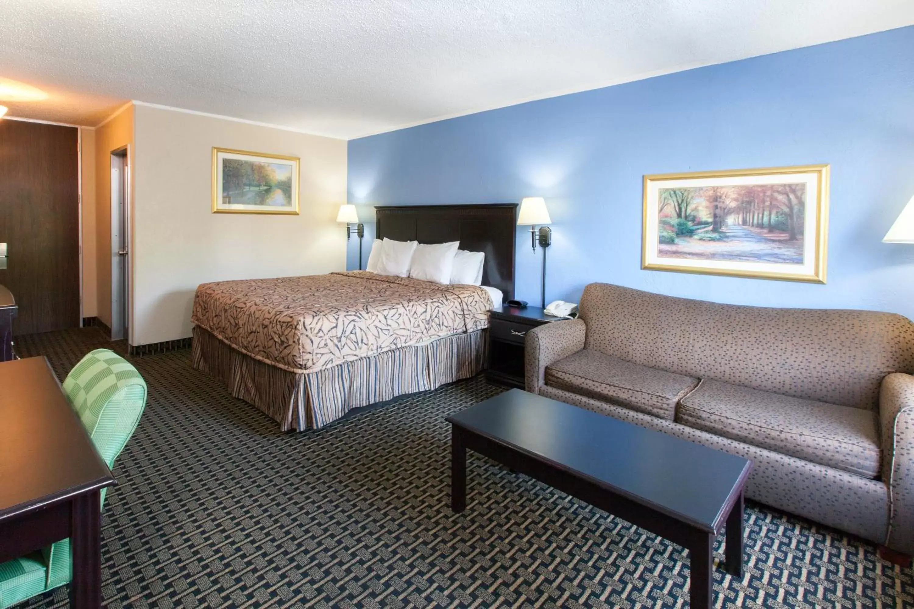 Photo of the whole room in Days Inn by Wyndham Norman