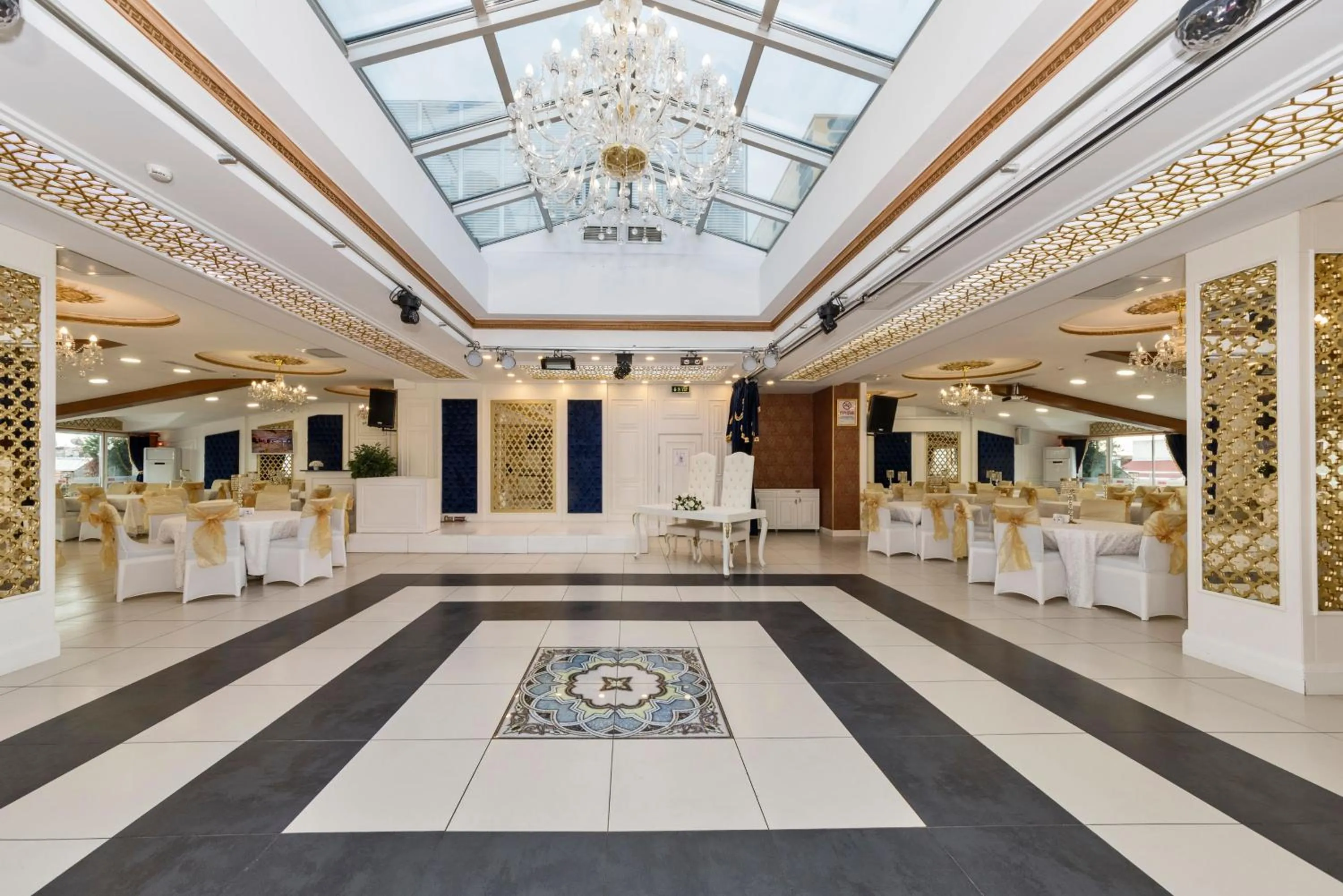 Banquet/Function facilities in Marnas Hotels