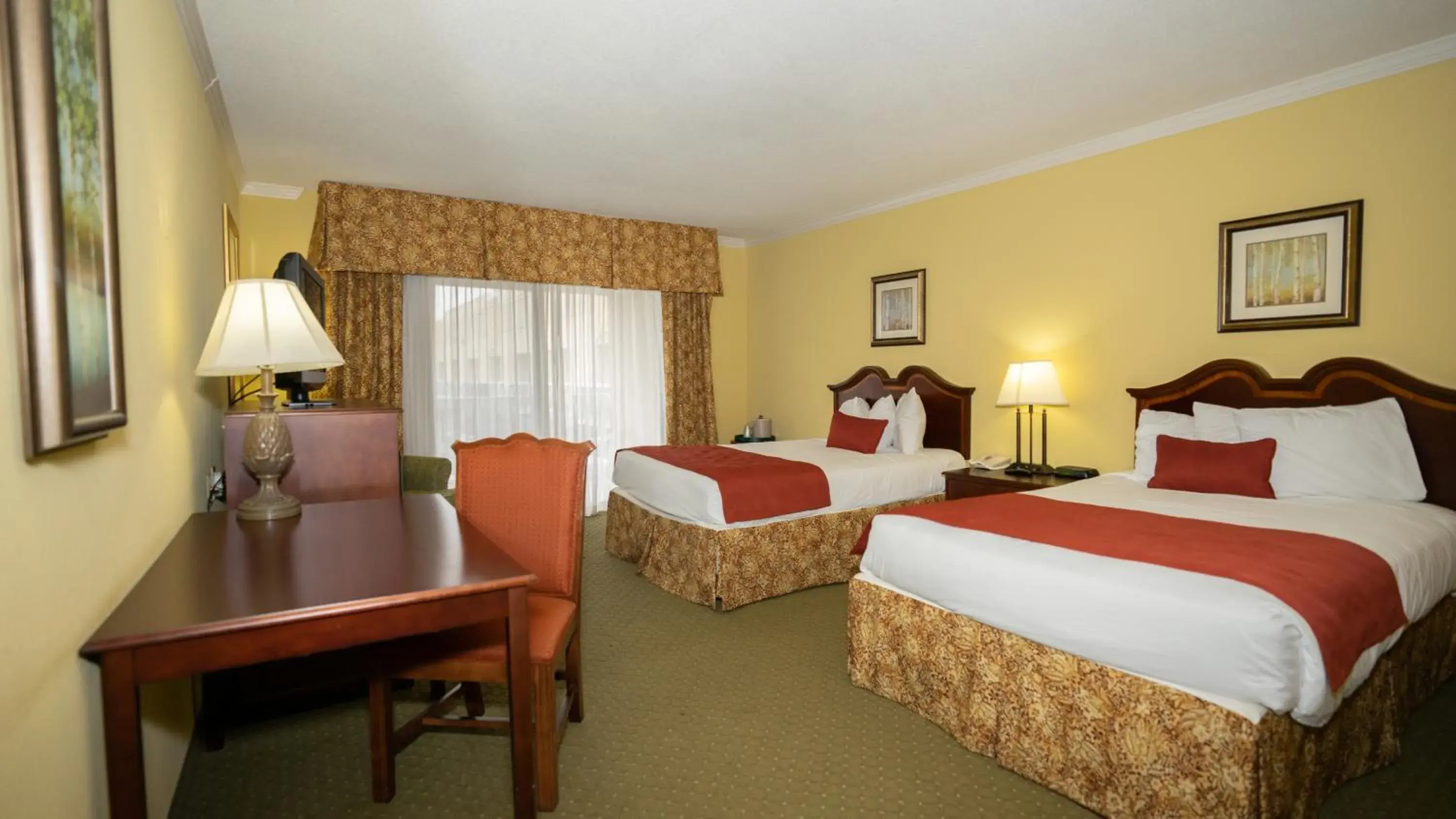 Bedroom, Bed in Clarion Hotel & Suites Convention Center Fredericksburg