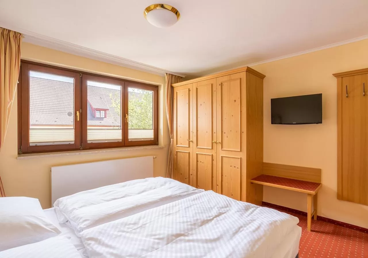 Bedroom, Bed in Ringhotel Warnemünder Hof