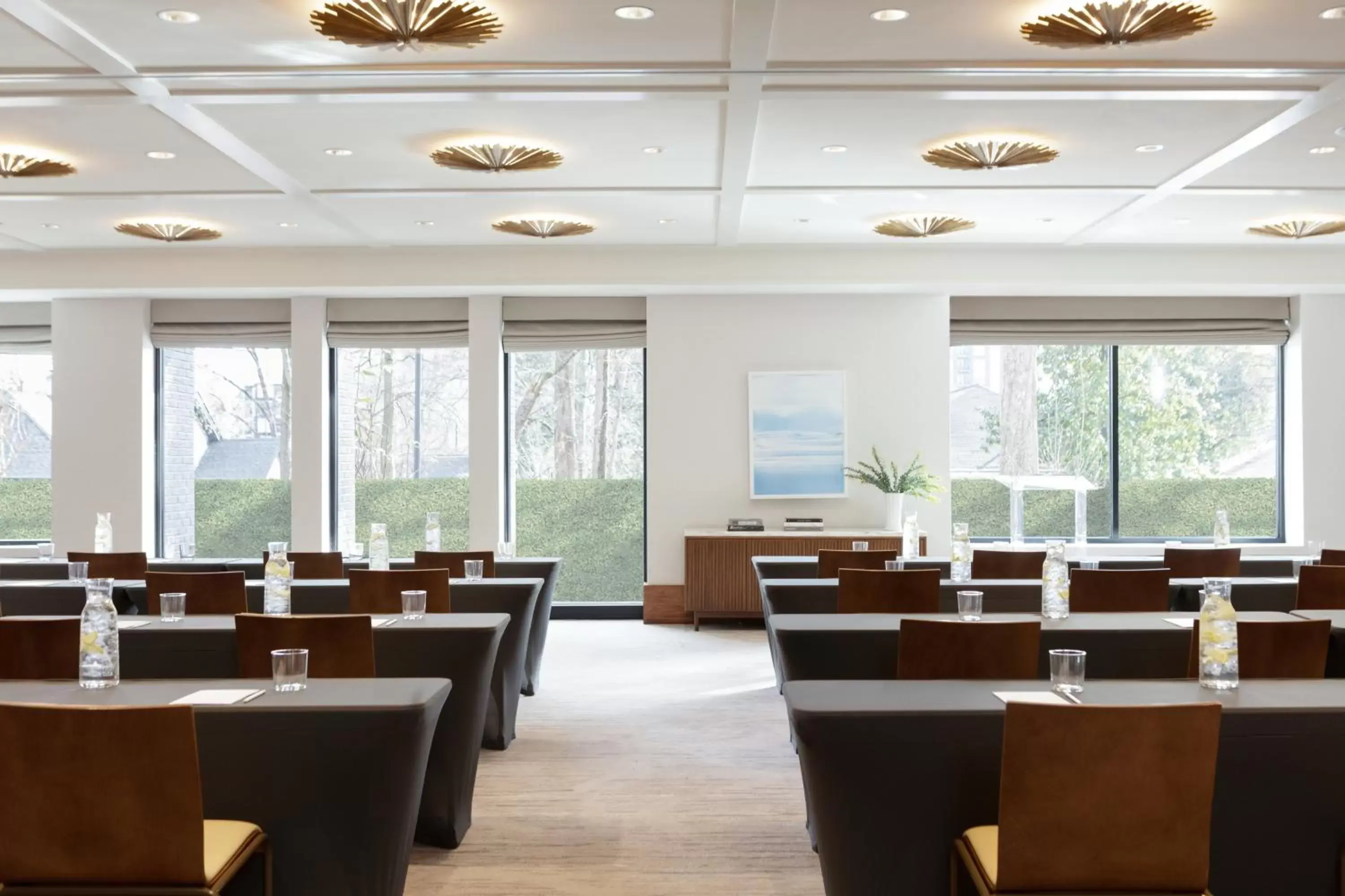 Meeting/conference room, Restaurant/Places to Eat in Kimpton - Sylvan Hotel, an IHG Hotel