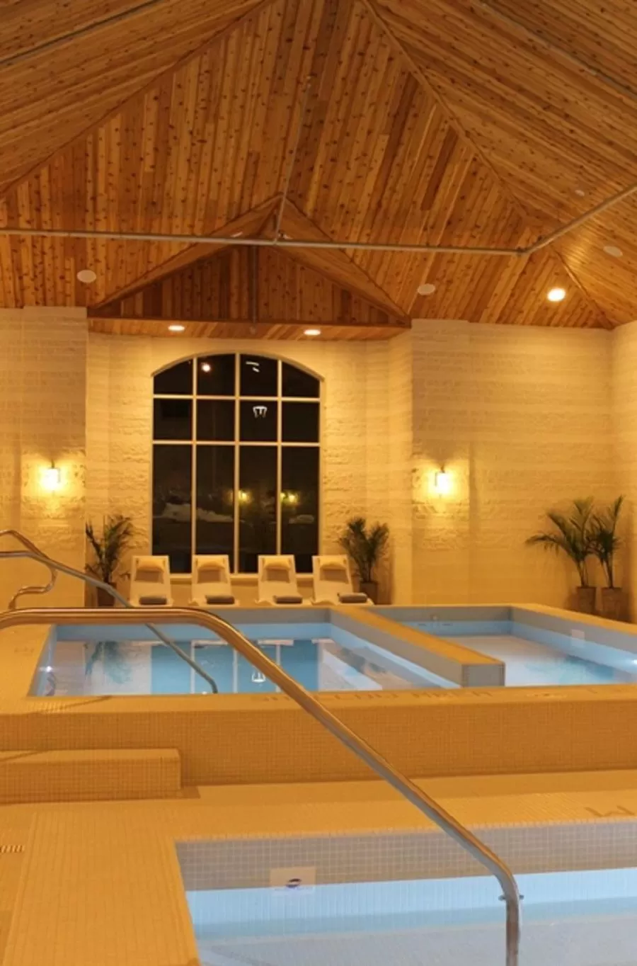 Swimming pool in The Bruce Hotel