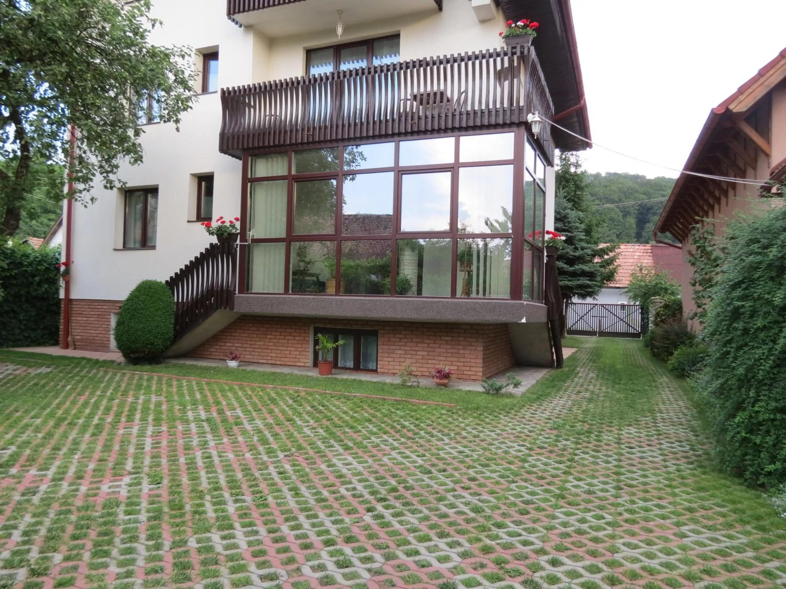 Property building in Csaki Vendeghaz