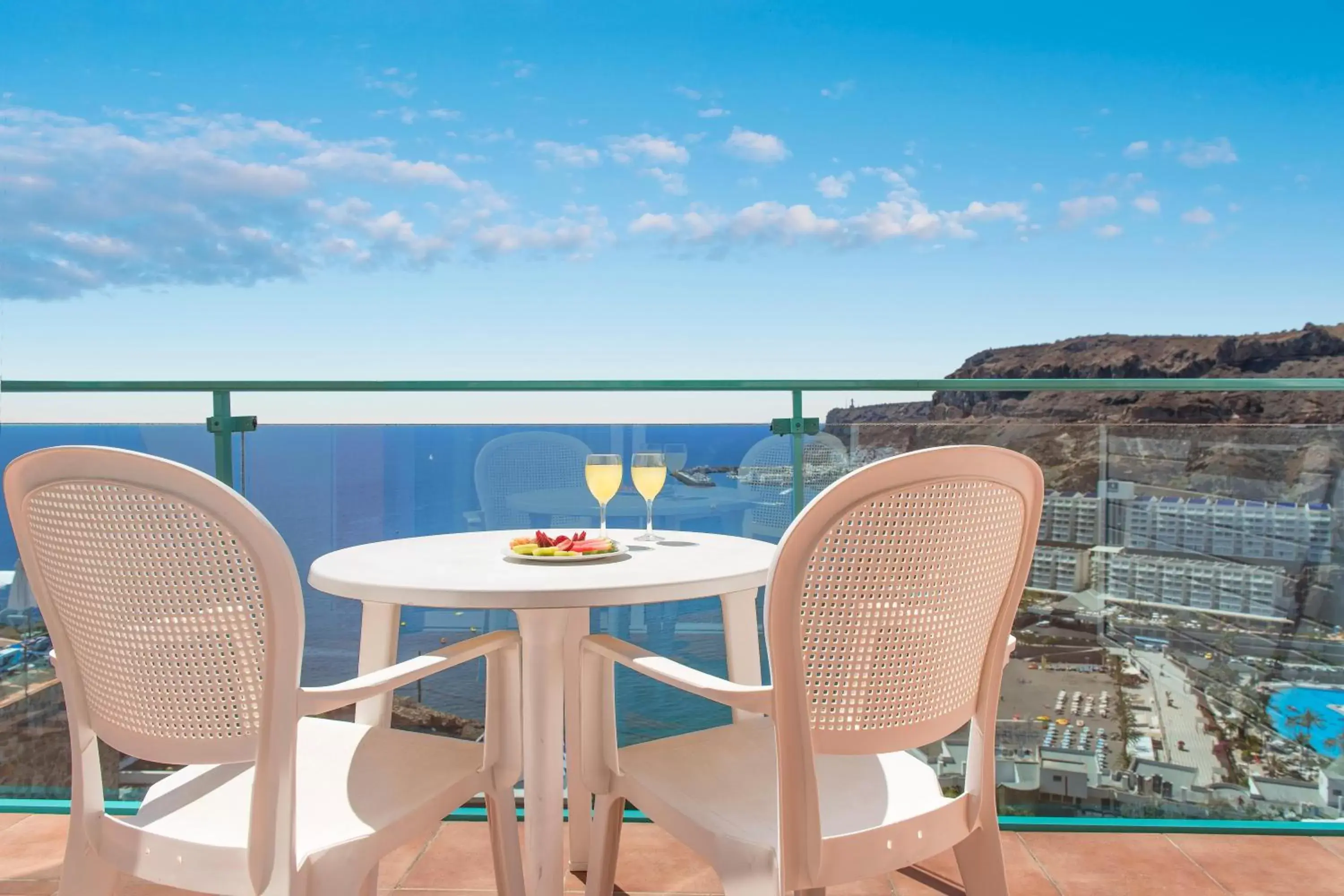 Photo of the whole room, Balcony/Terrace in Mogan Princess & Beach Club