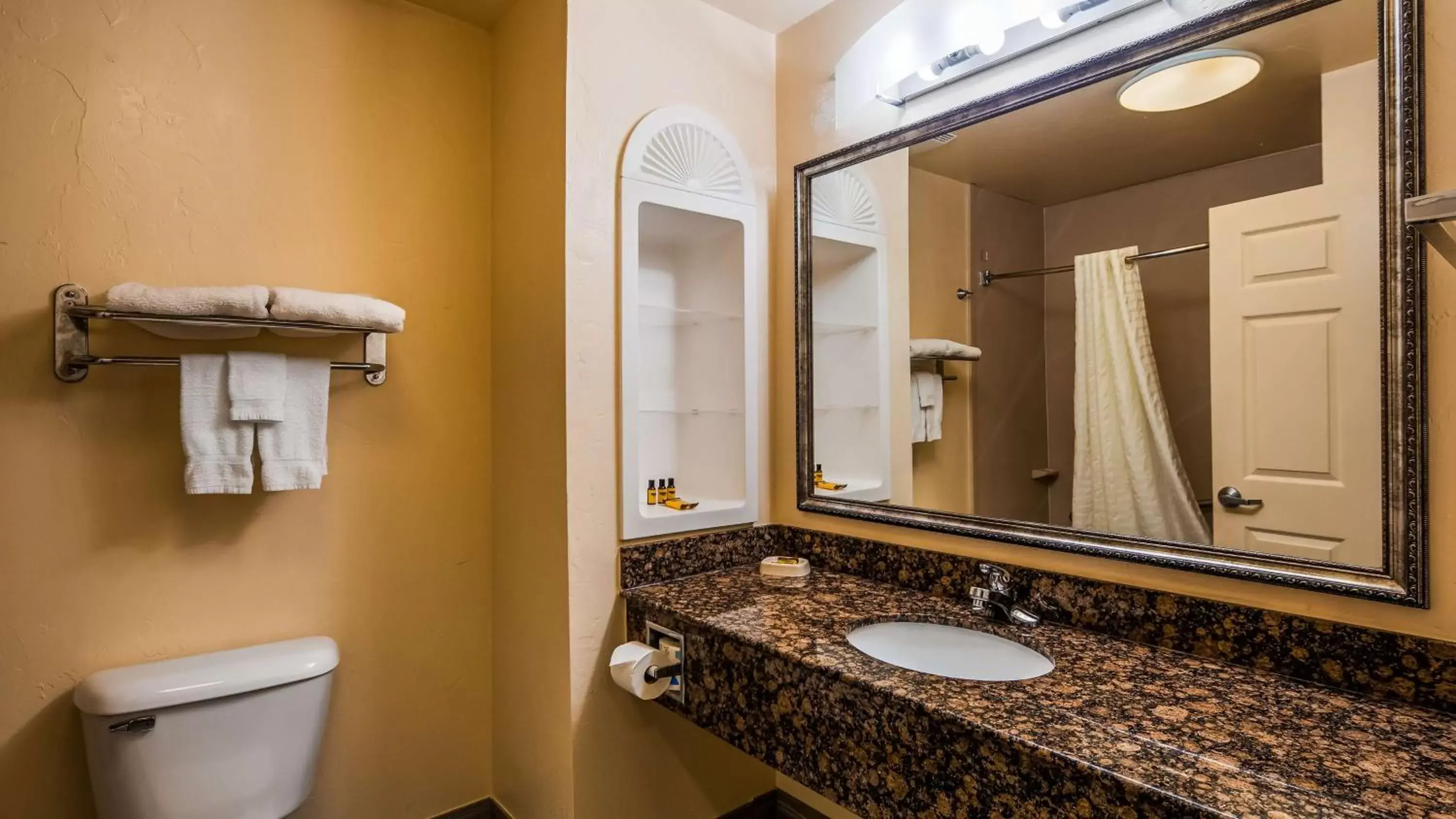 Bathroom in Best Western Barsana Hotel & Suites