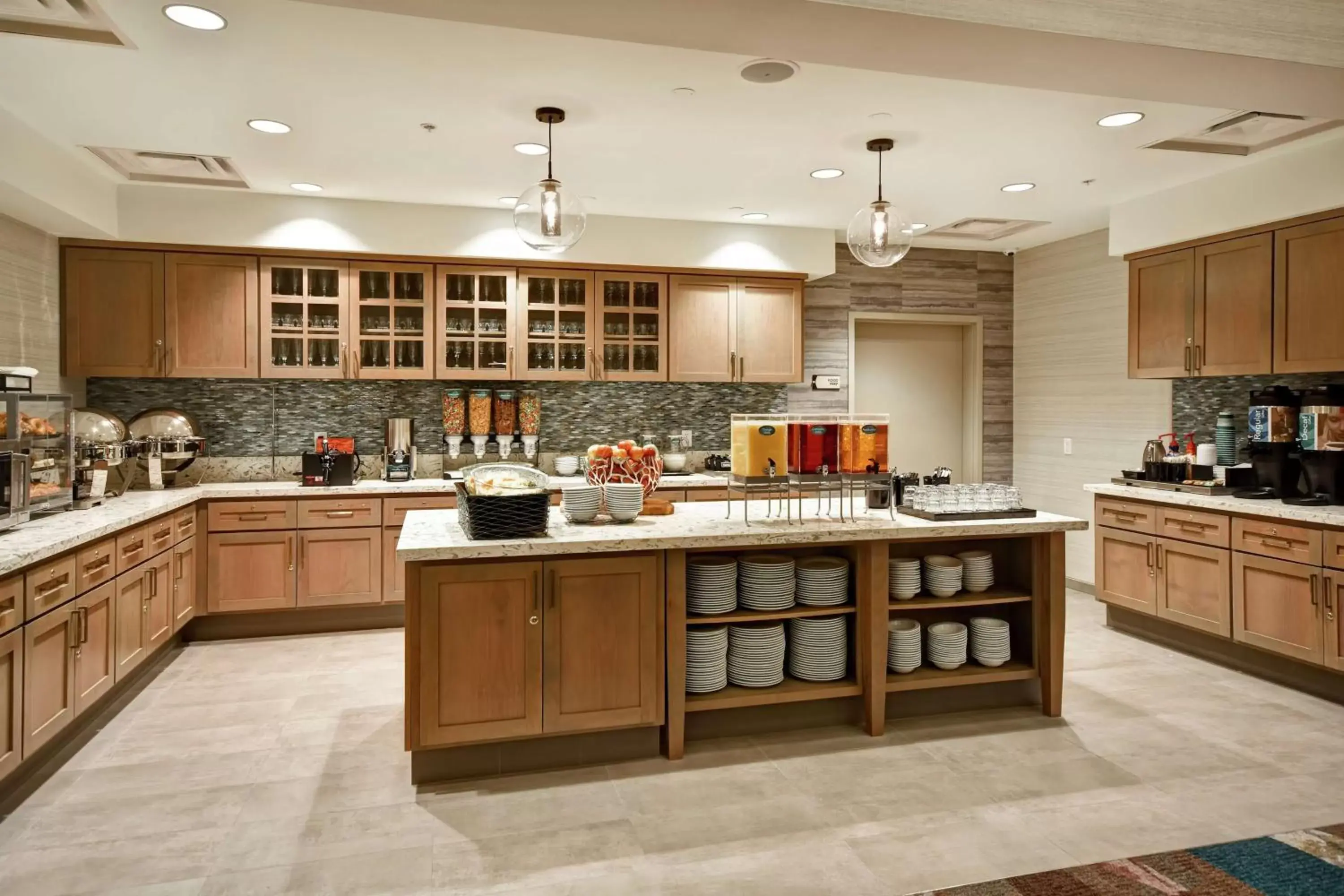 Breakfast, Kitchen/Kitchenette in Homewood Suites By Hilton Salt Lake City Airport