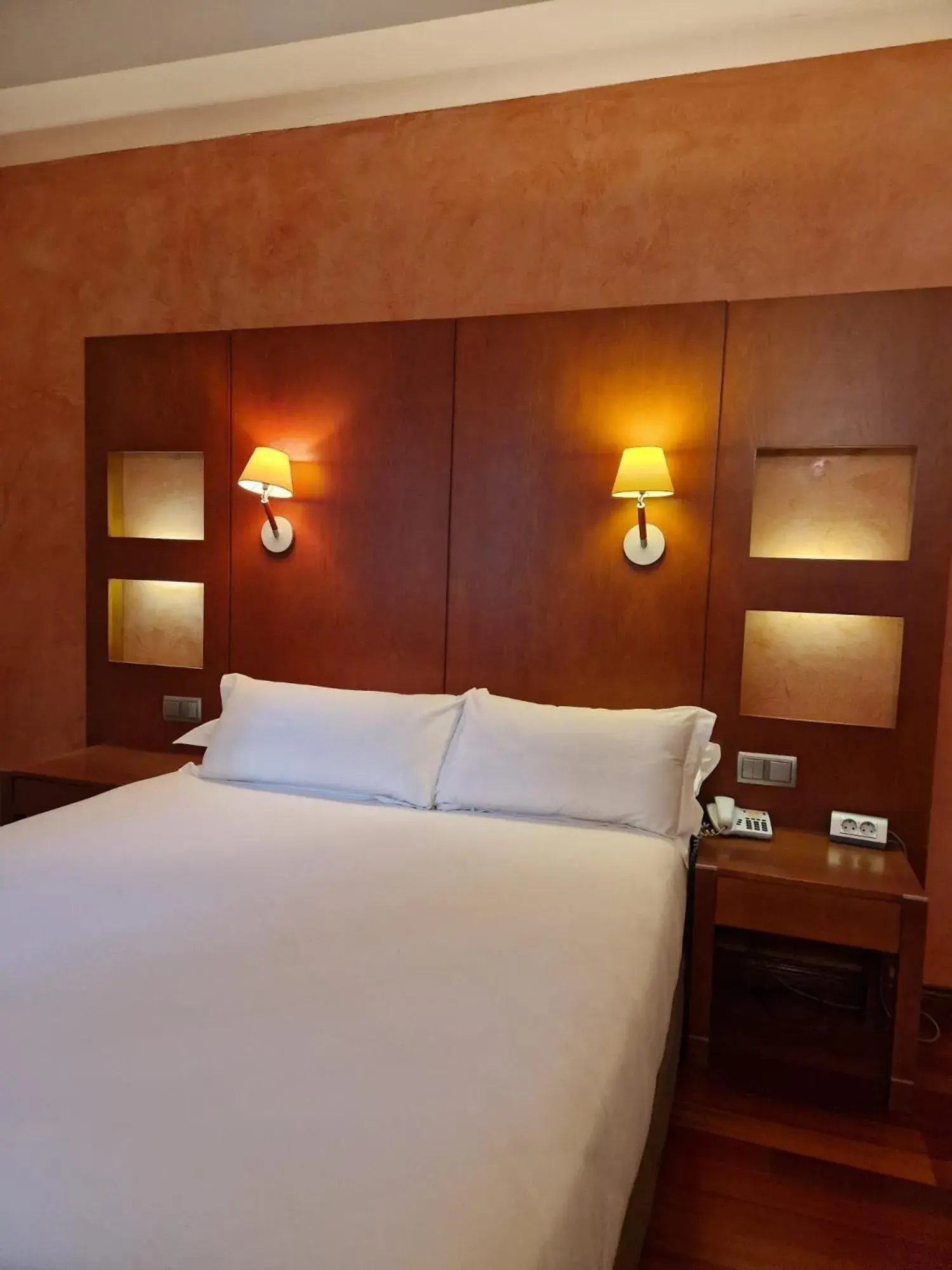Photo of the whole room, Bed in Hotel America Vigo