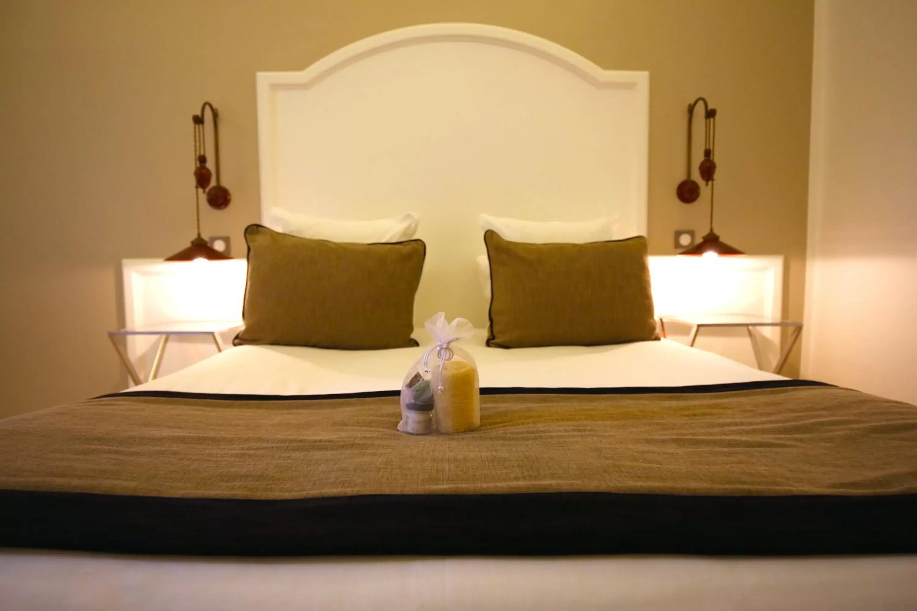 Bed in Hotel Royal Bon Repos