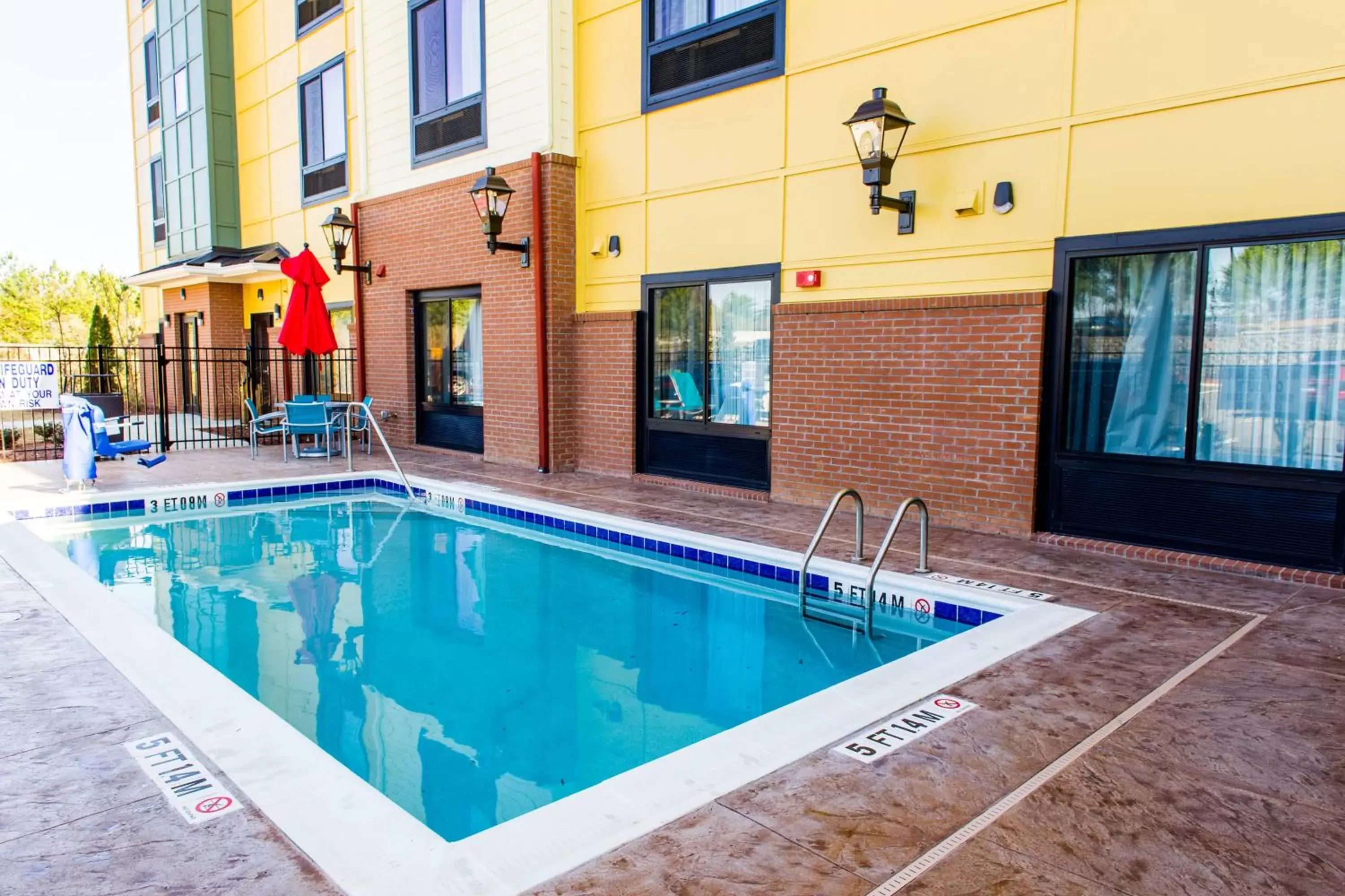 Swimming Pool in TownePlace Suites by Marriott Columbia Northwest/Harbison