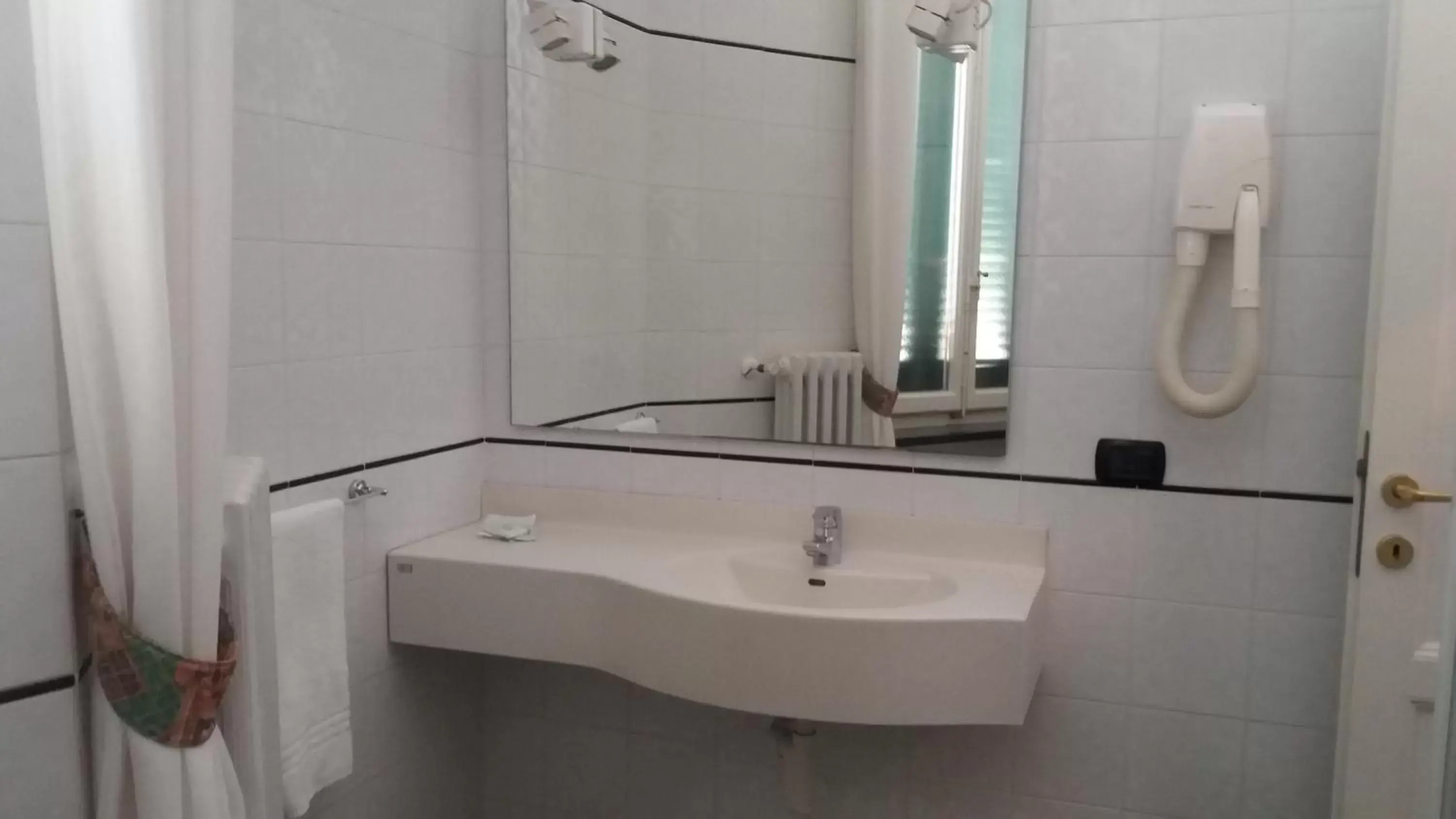 Other, Bathroom in Albergo Italia
