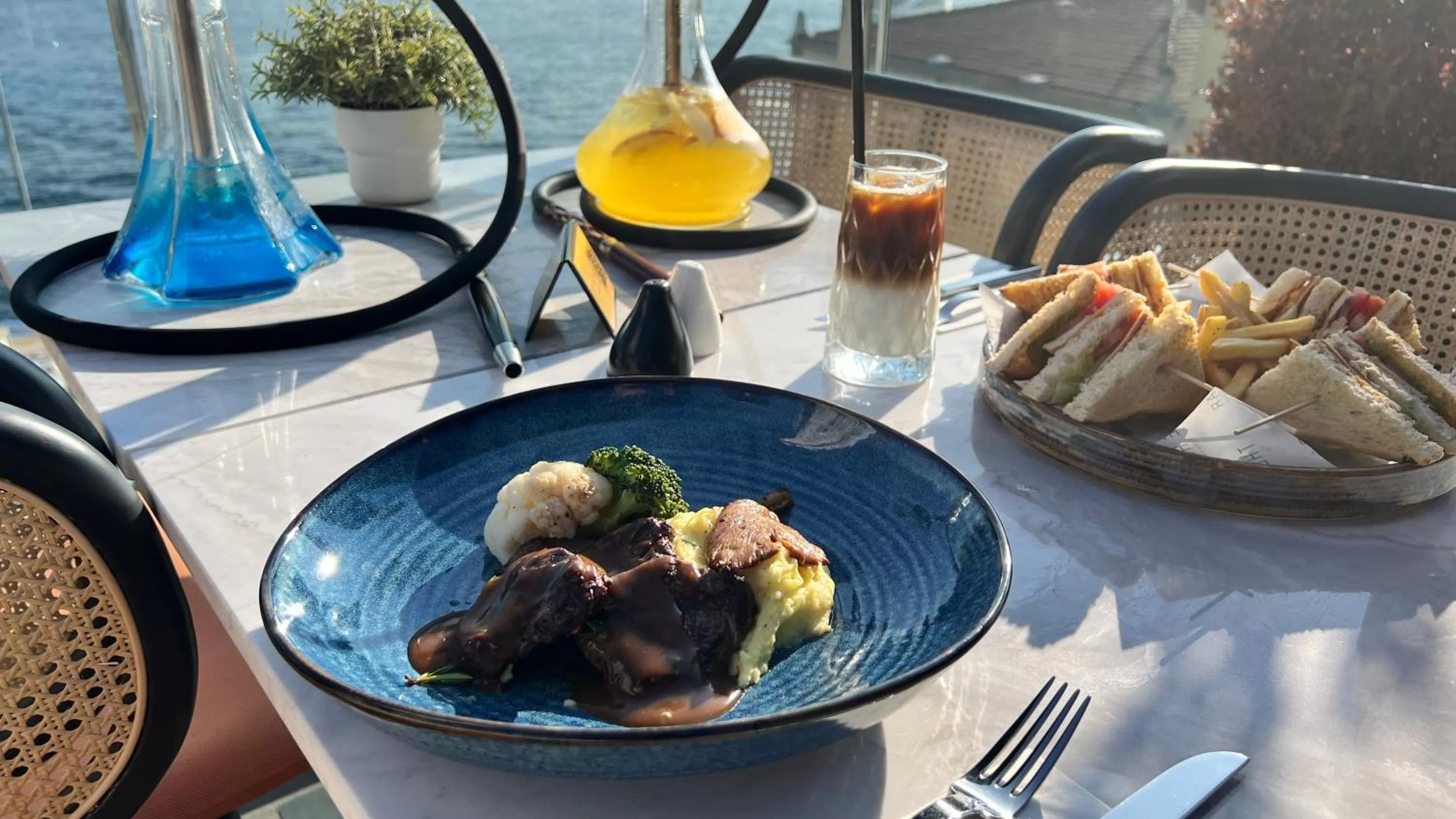 Restaurant/places to eat in The Wings Hotel Istanbul