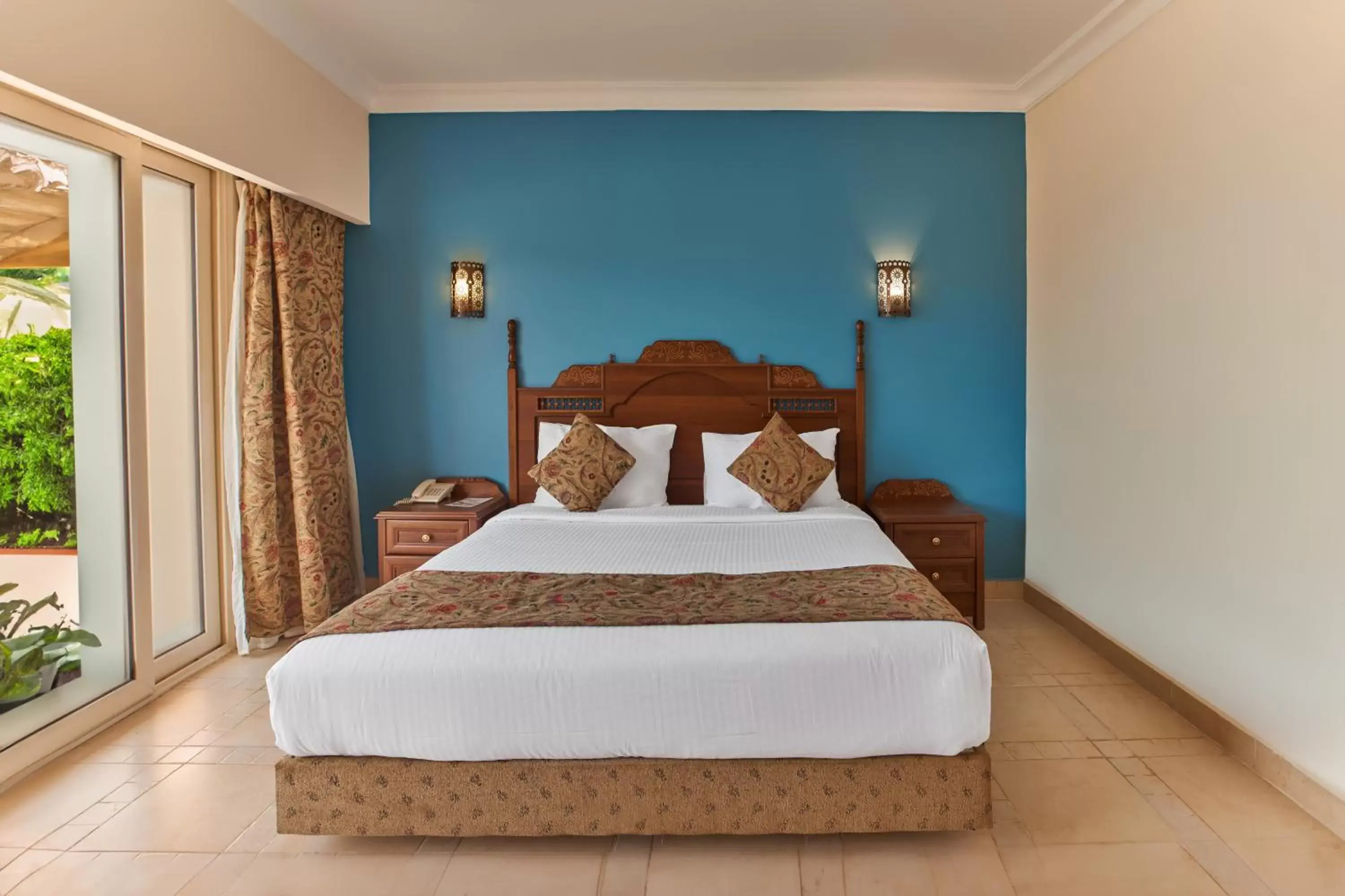 Bedroom, Bed in Jasmine Palace Resort