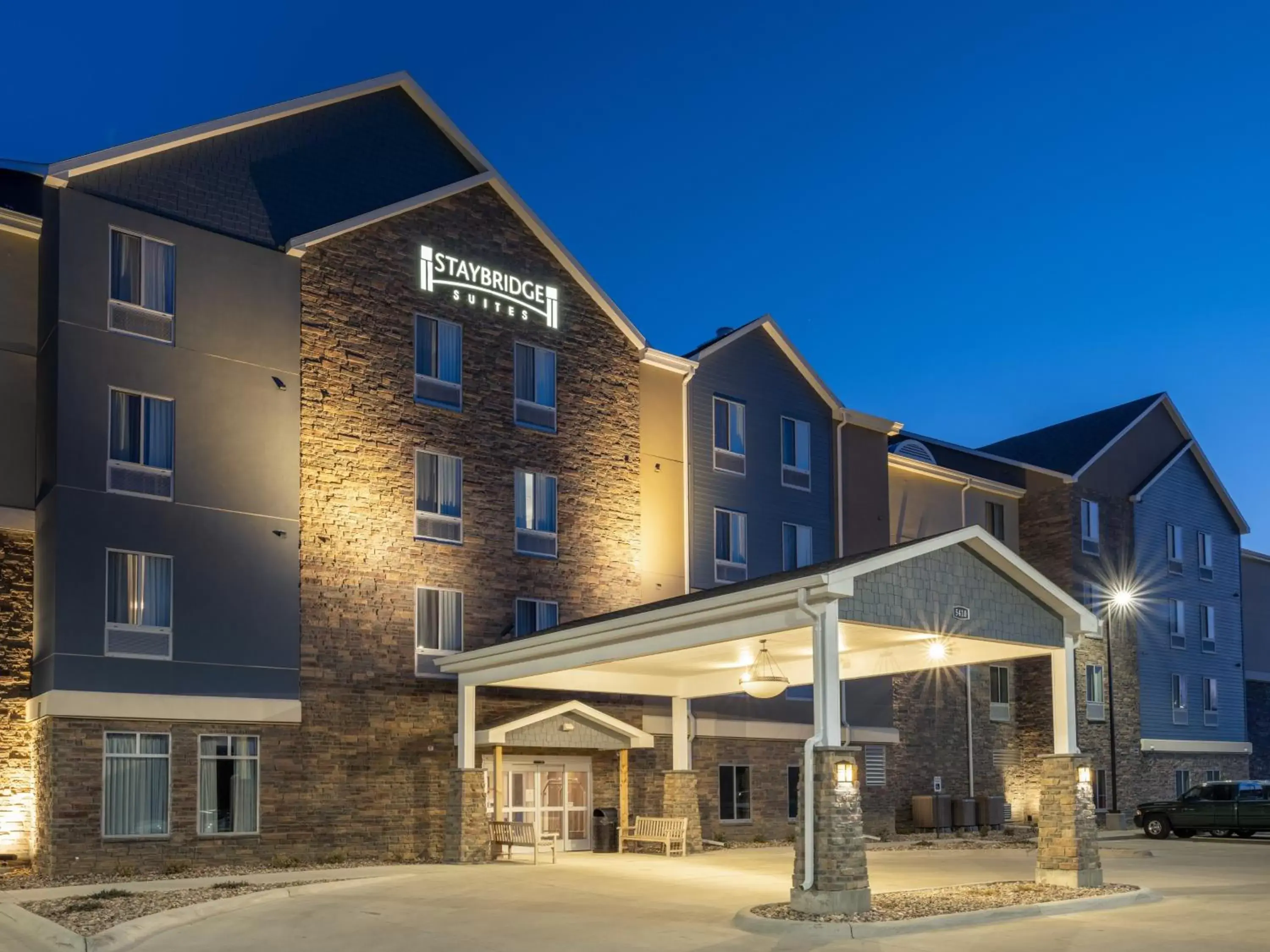 Property building in Staybridge Suites - Sioux City Southeast by IHG Property building in Staybridge Suites - Sioux City Southeast by IHG