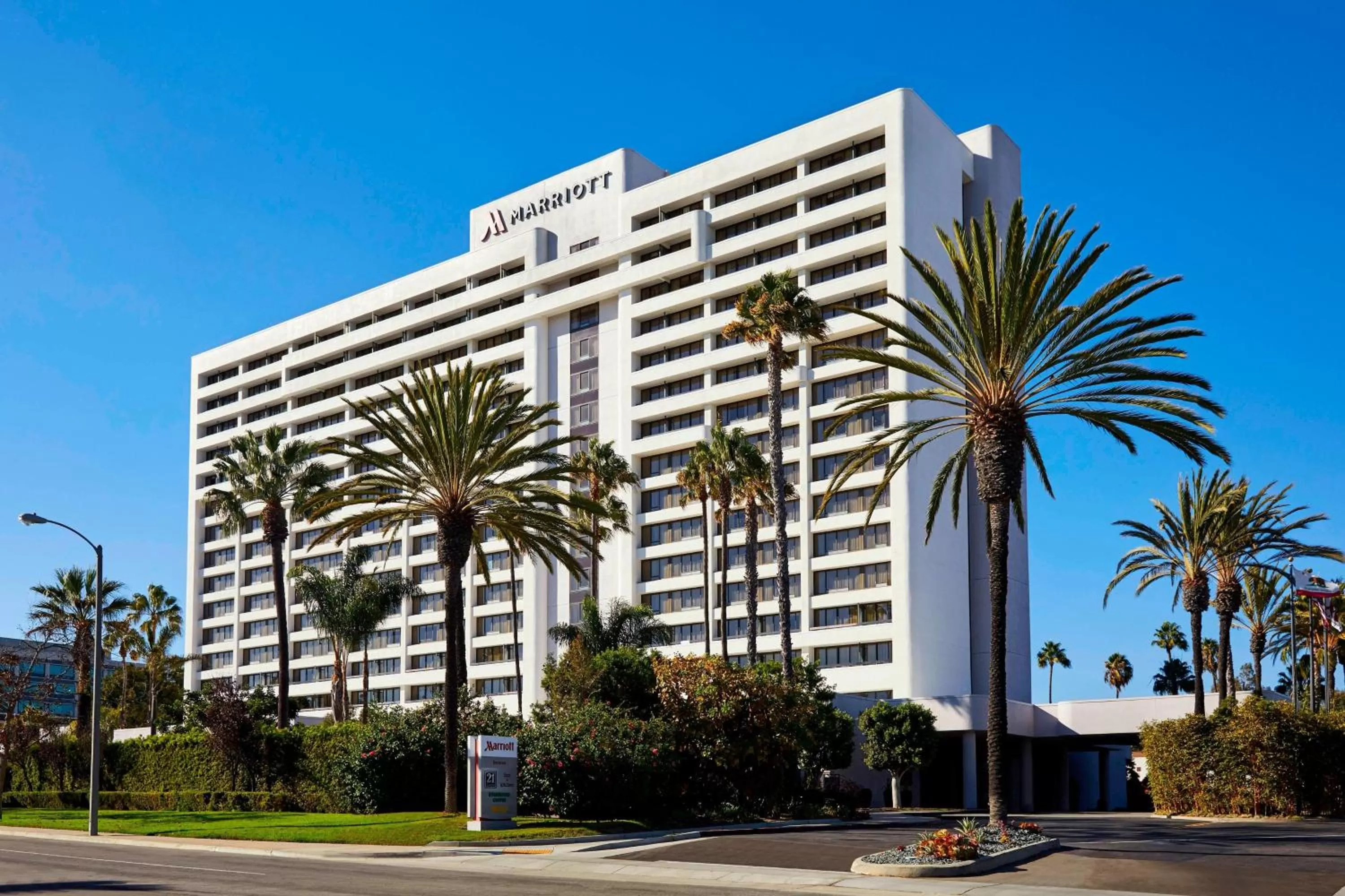 Property building in Torrance Marriott Redondo Beach