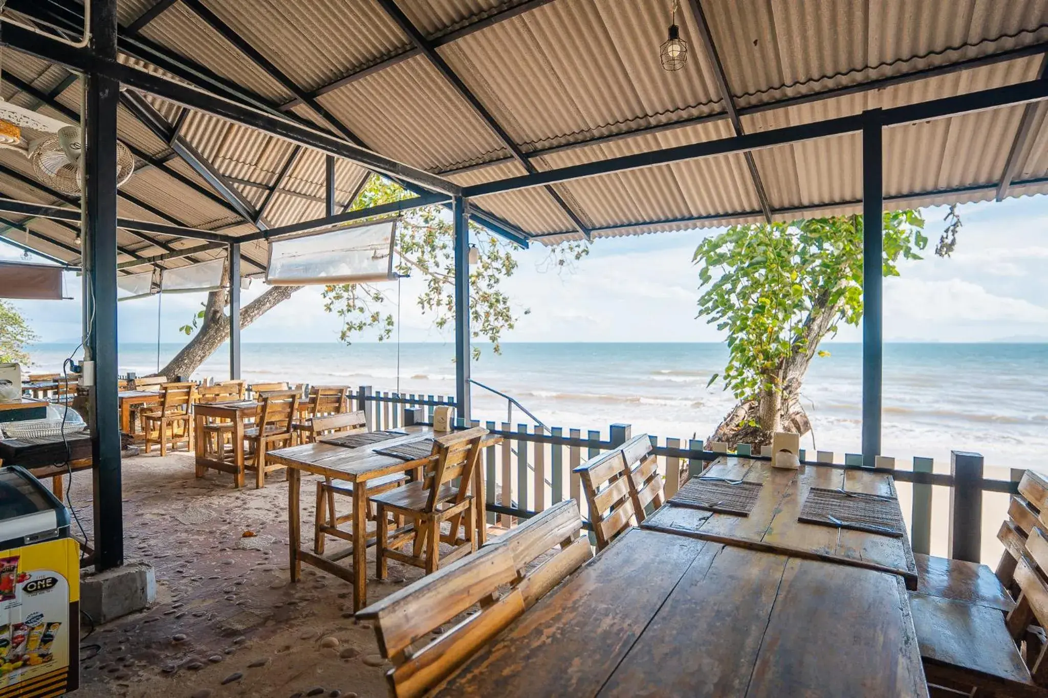 Lounge or bar, Restaurant/Places to Eat in Koh Jum Resort