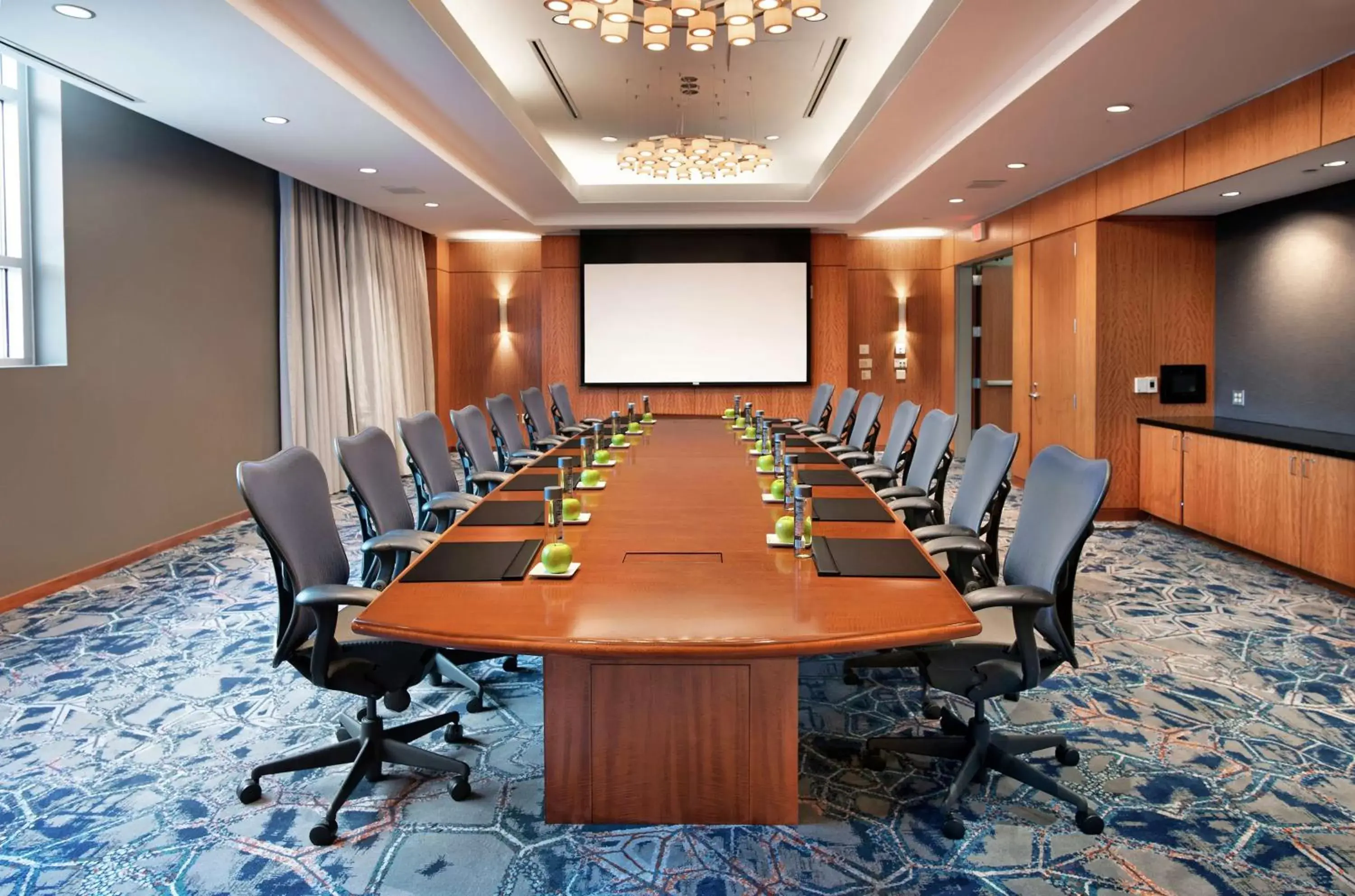 Meeting/conference room in Hilton Baltimore Inner Harbor