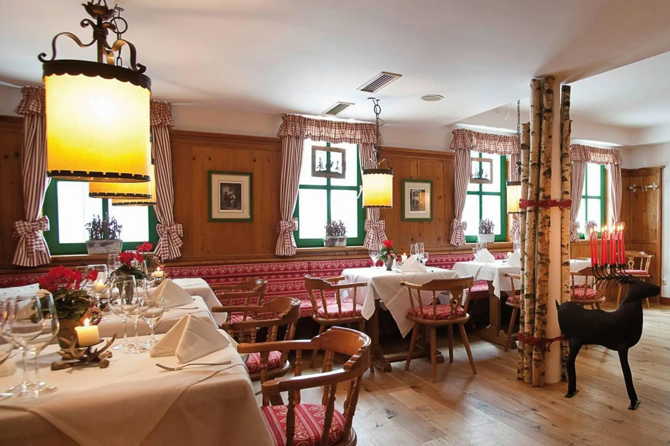 Restaurant/Places to Eat in Hotel Sonnengut